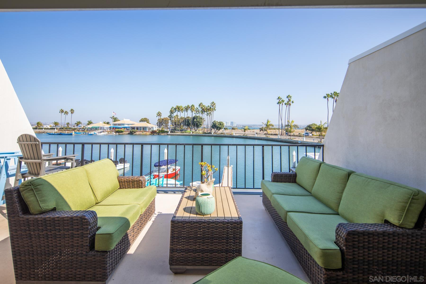 Detail Gallery Image 4 of 32 For 8  Antigua Ct, Coronado,  CA 92118 - 3 Beds | 2 Baths