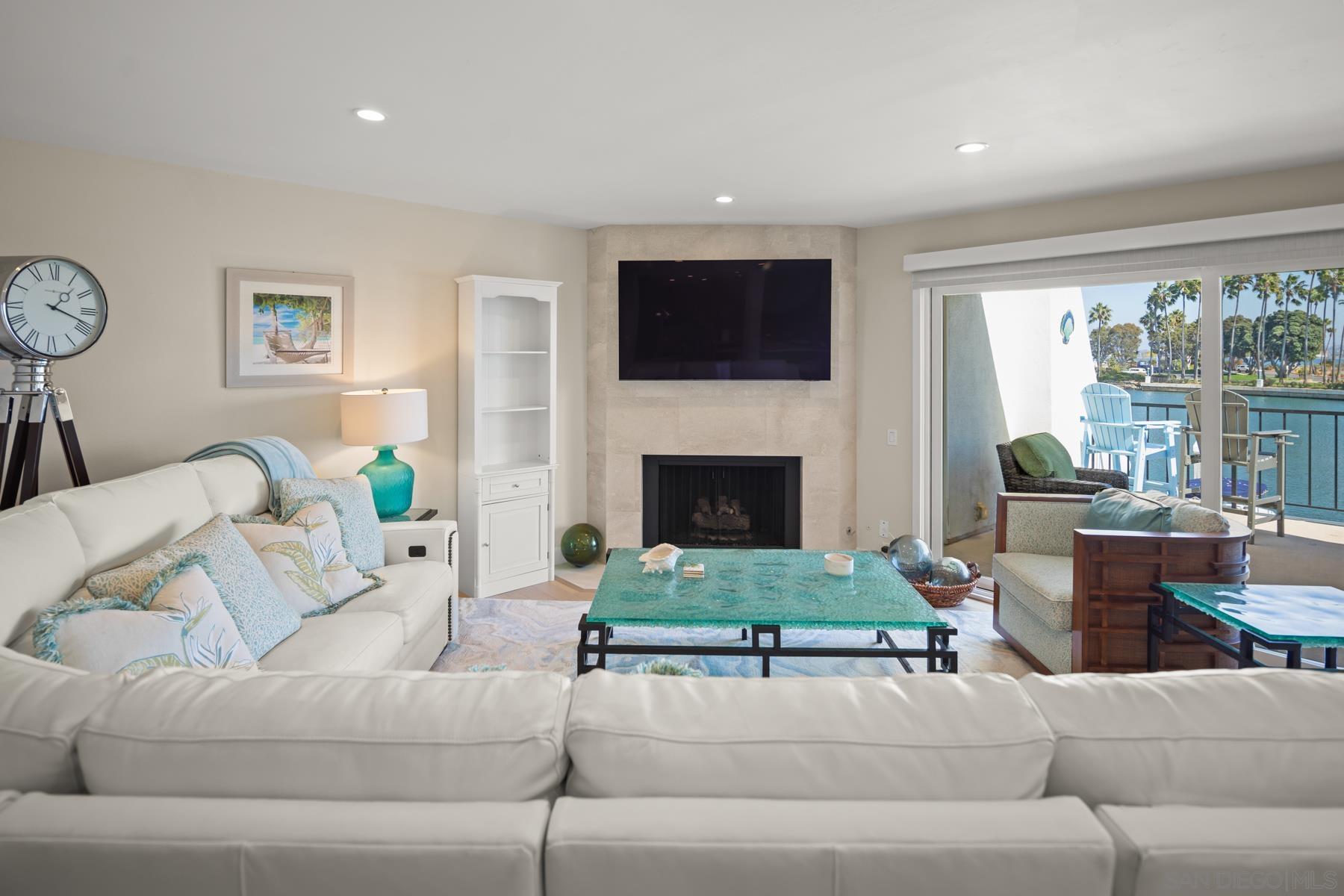 Detail Gallery Image 6 of 32 For 8  Antigua Ct, Coronado,  CA 92118 - 3 Beds | 2 Baths