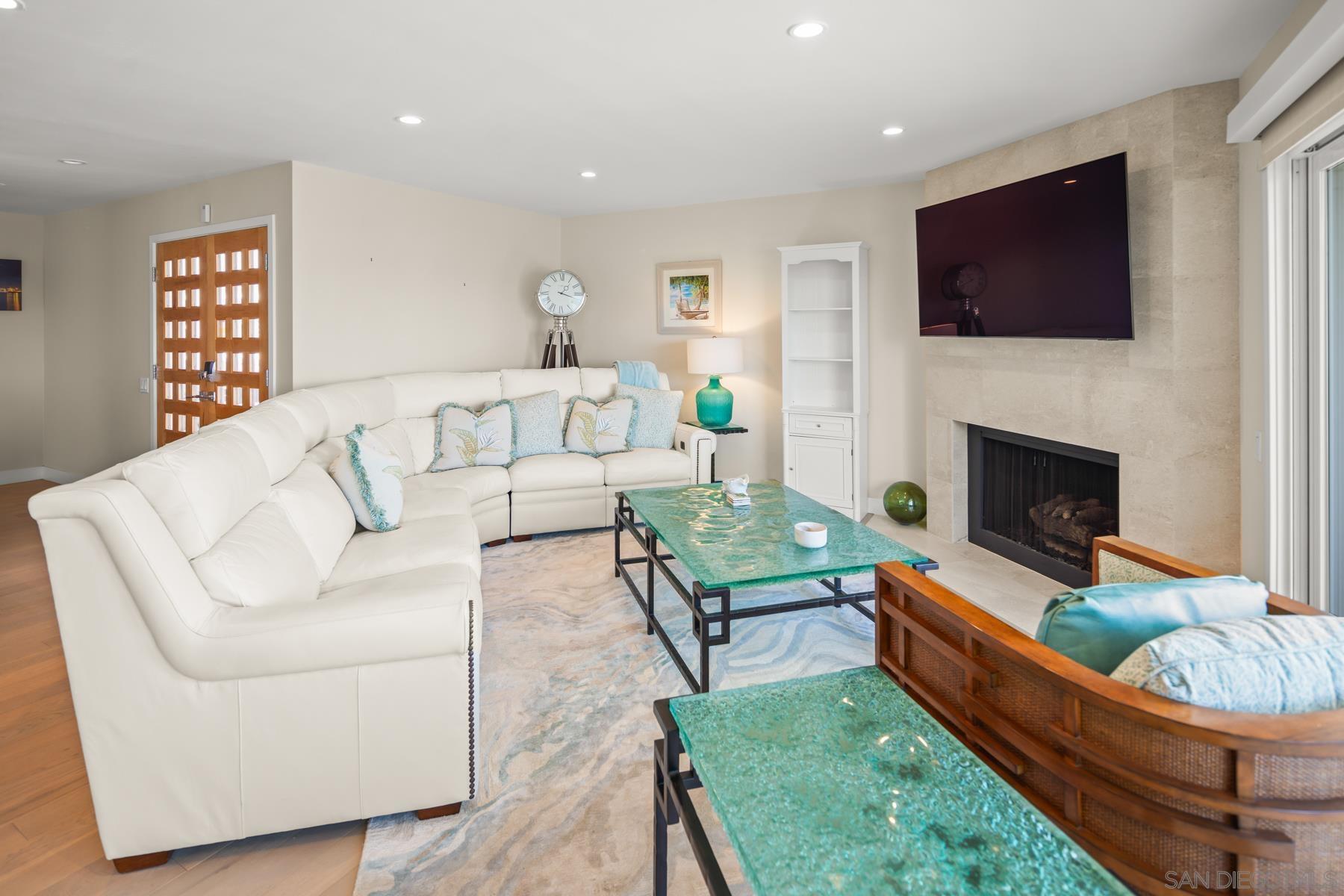 Detail Gallery Image 8 of 32 For 8  Antigua Ct, Coronado,  CA 92118 - 3 Beds | 2 Baths