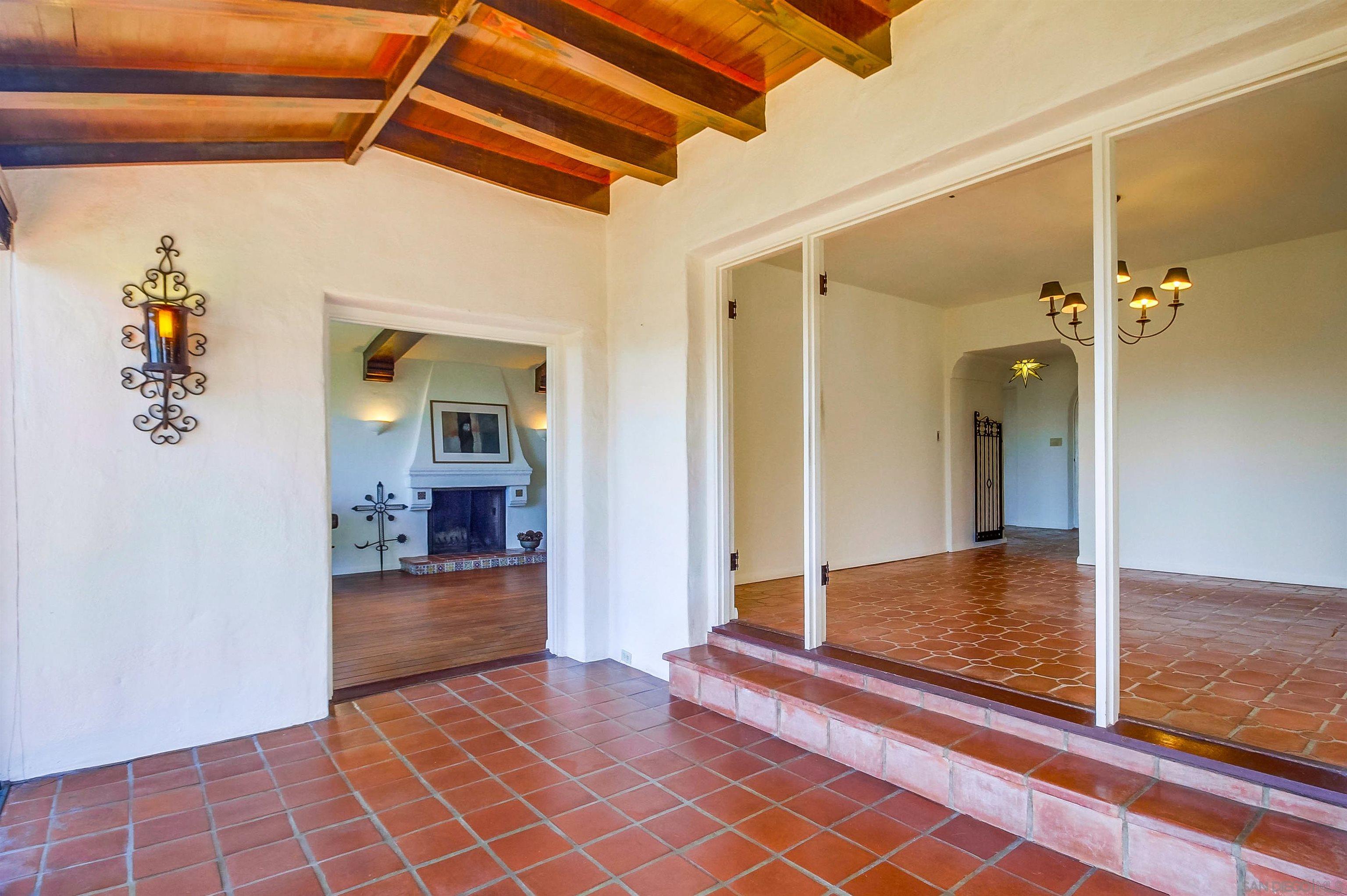 Detail Gallery Image 12 of 34 For 2854  Albatross Street, San Diego,  CA 92103 - 4 Beds | 2/1 Baths