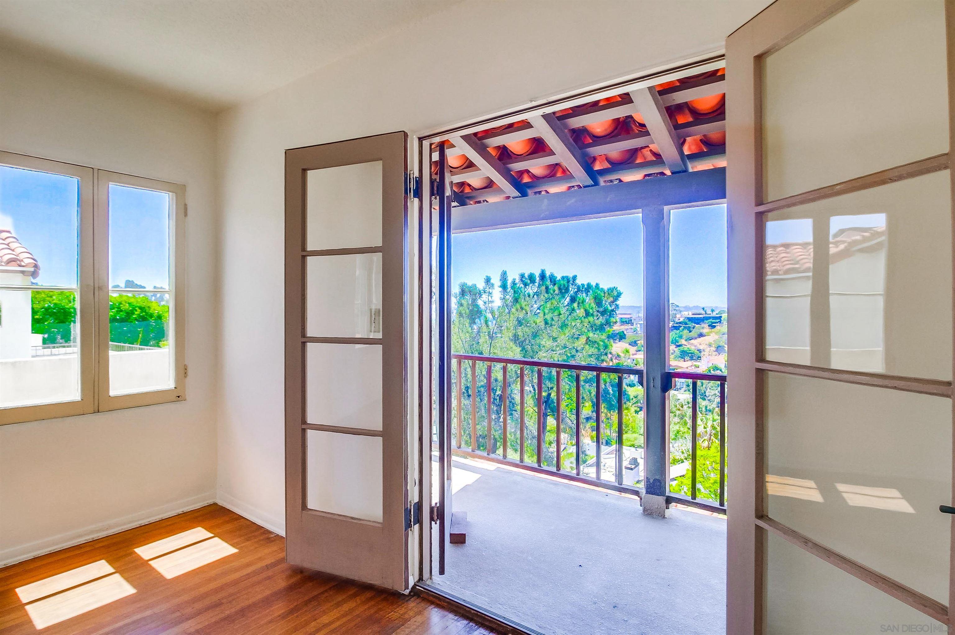 Detail Gallery Image 17 of 34 For 2854  Albatross Street, San Diego,  CA 92103 - 4 Beds | 2/1 Baths