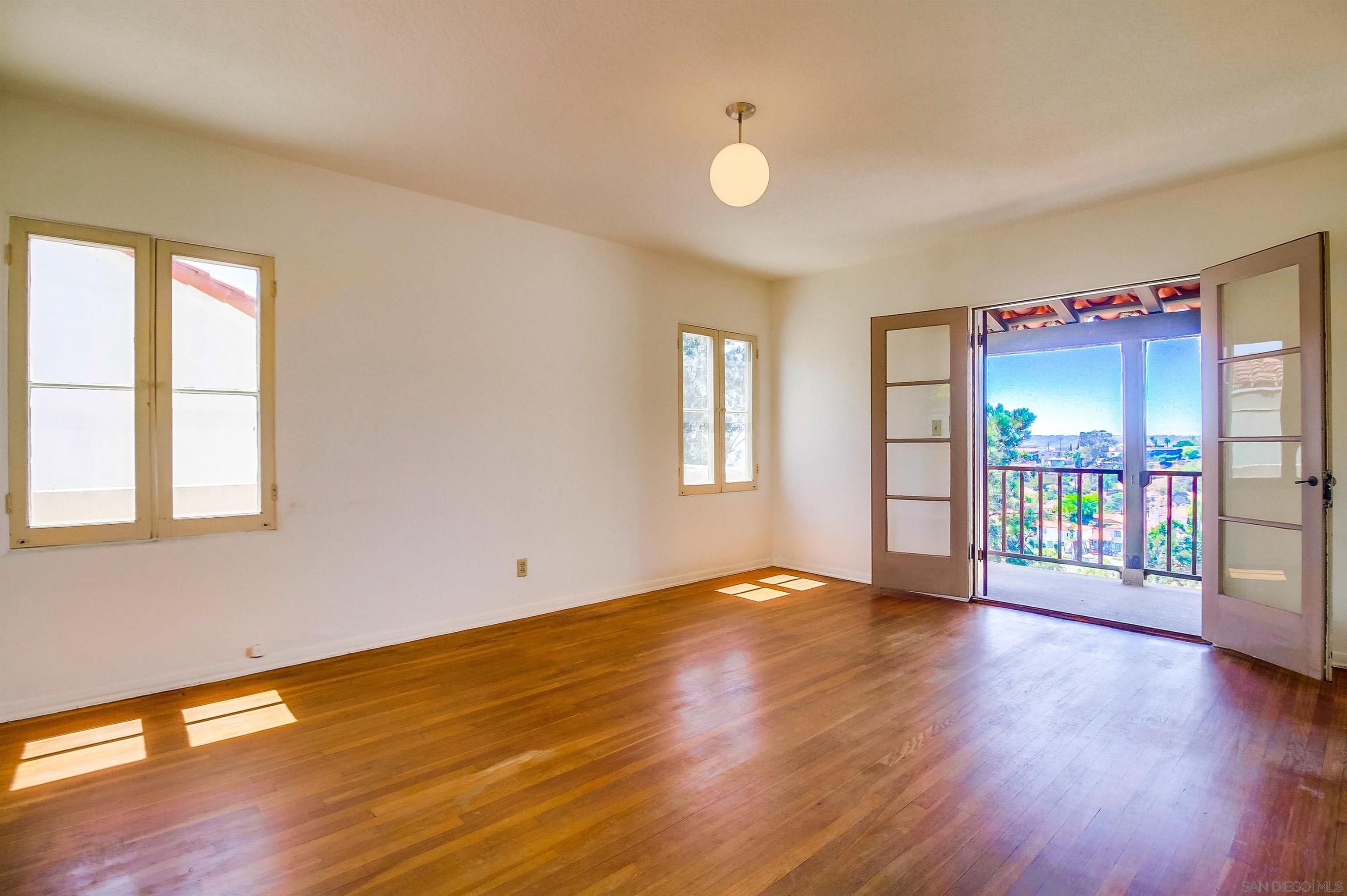 Detail Gallery Image 18 of 34 For 2854  Albatross Street, San Diego,  CA 92103 - 4 Beds | 2/1 Baths