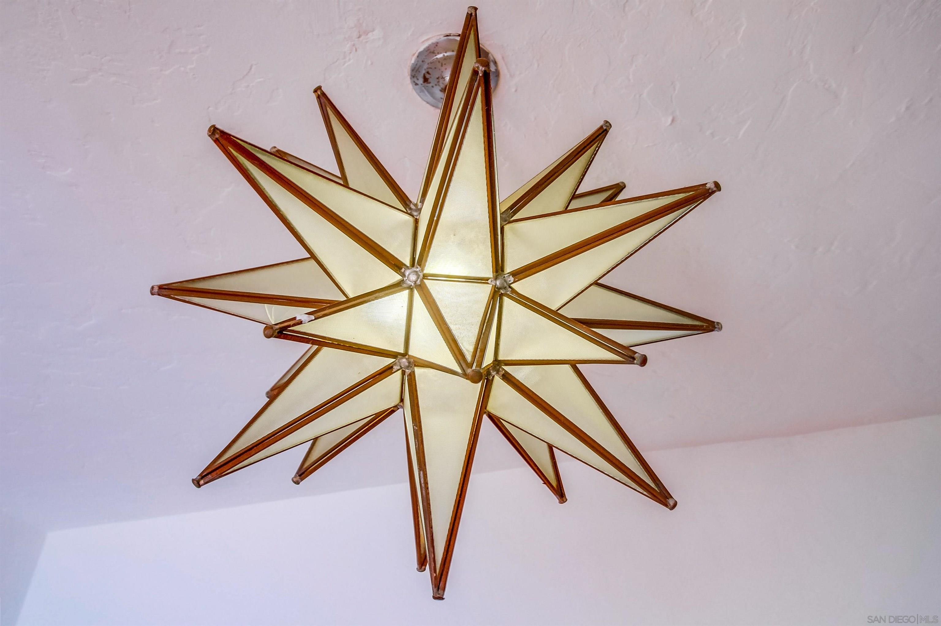 Detail Gallery Image 5 of 34 For 2854  Albatross Street, San Diego,  CA 92103 - 4 Beds | 2/1 Baths