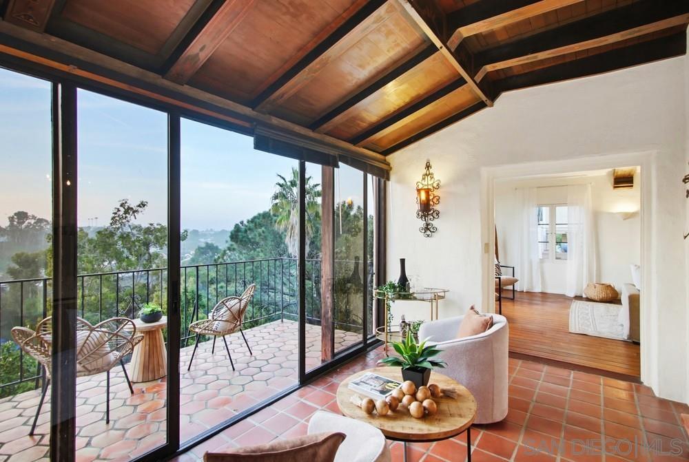 Detail Gallery Image 6 of 51 For 2854  Albatross Street, San Diego,  CA 92103 - 4 Beds | 2/1 Baths