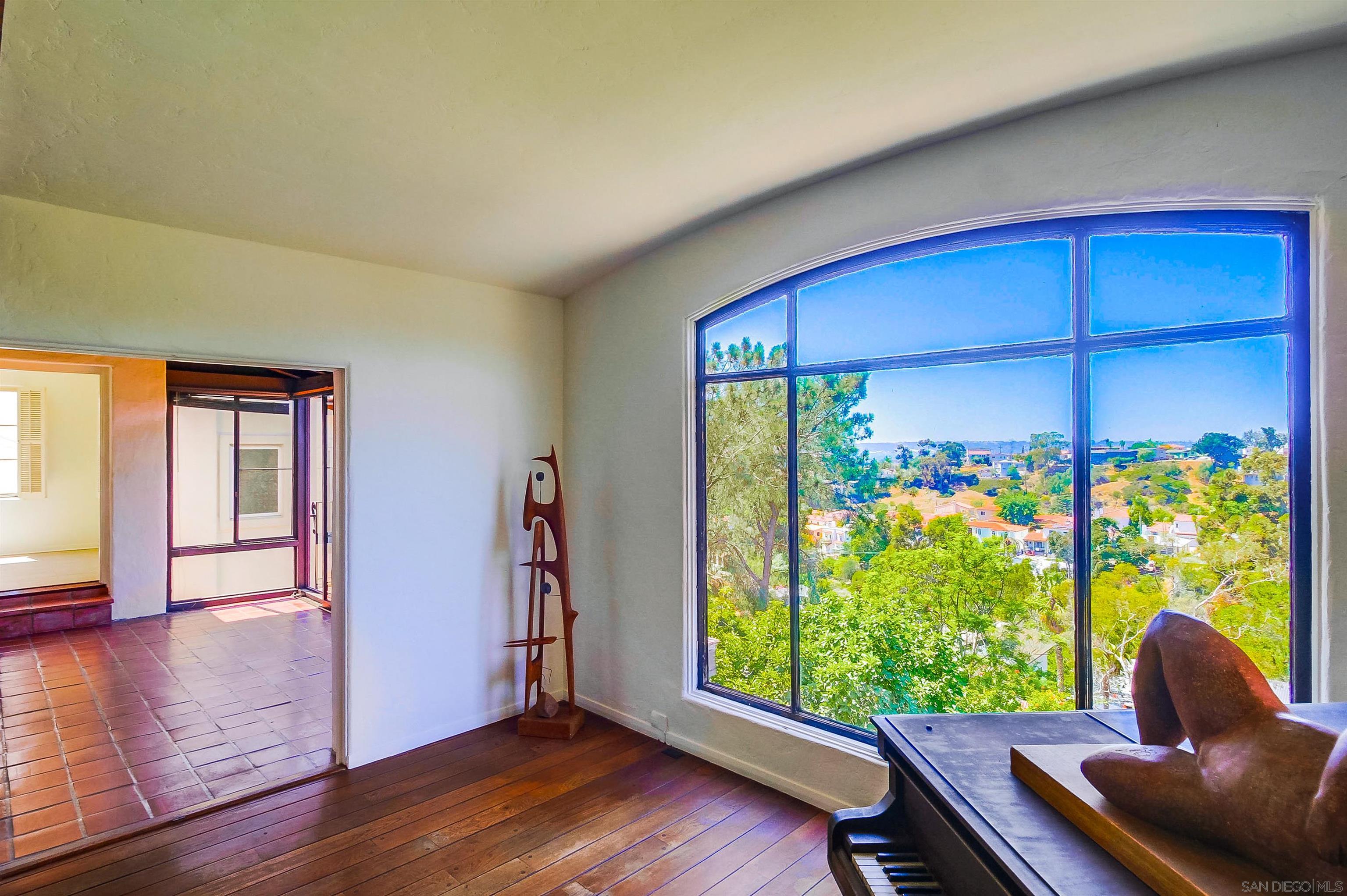 Detail Gallery Image 8 of 34 For 2854  Albatross Street, San Diego,  CA 92103 - 4 Beds | 2/1 Baths