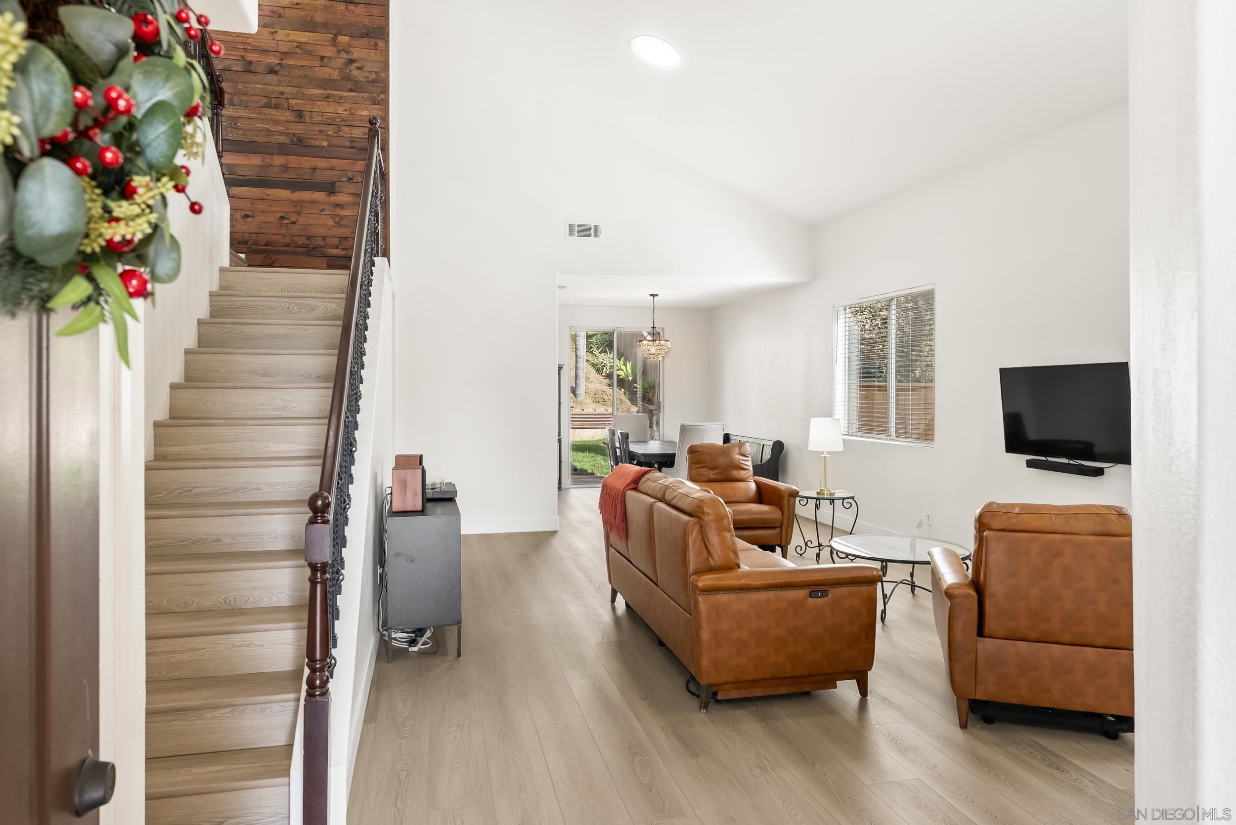 Detail Gallery Image 7 of 45 For 1405  Carneros Valley St, Chula Vista,  CA 91913 - 4 Beds | 2/1 Baths