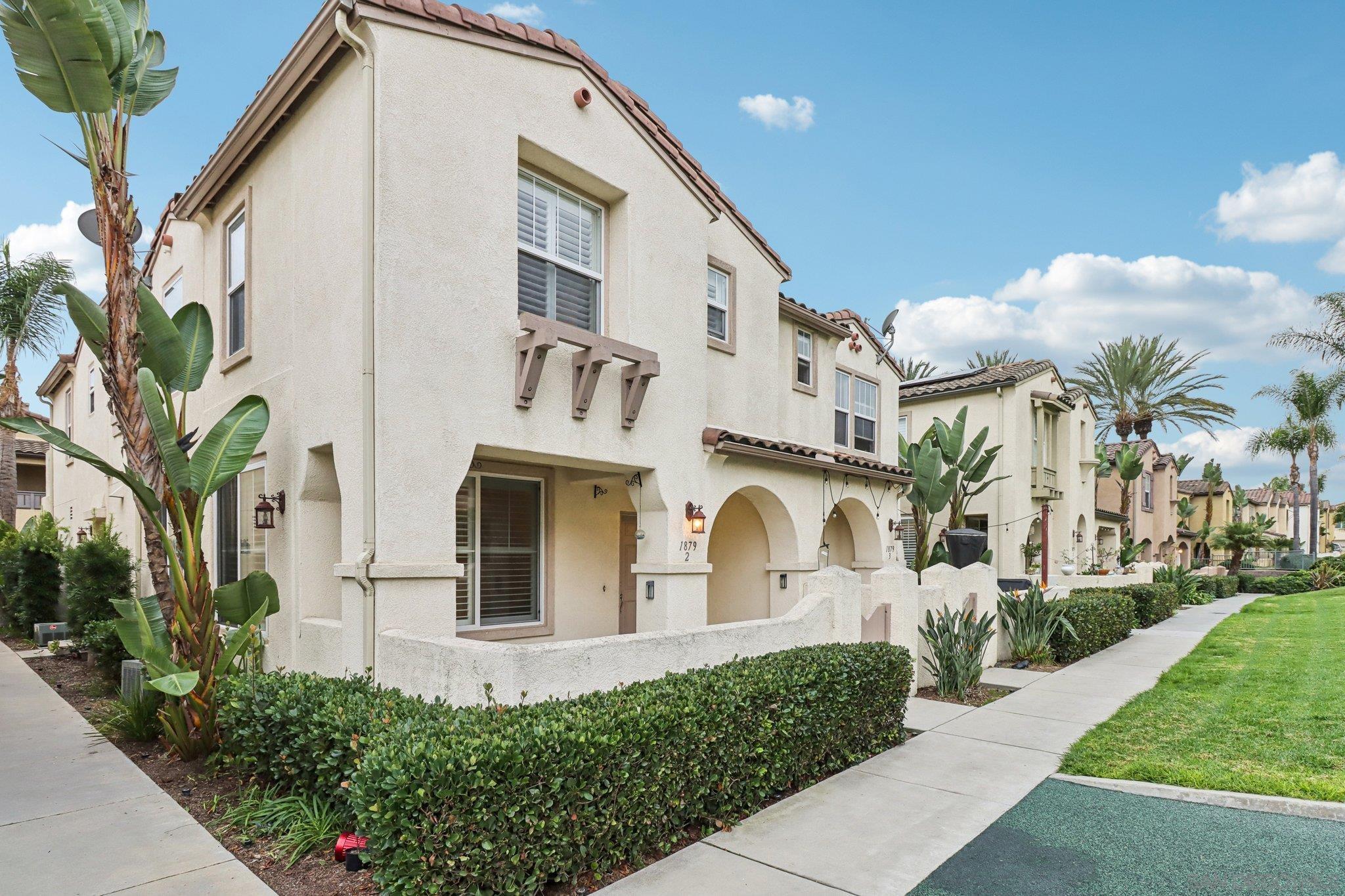 Front Image Thumbnail for SD250044156