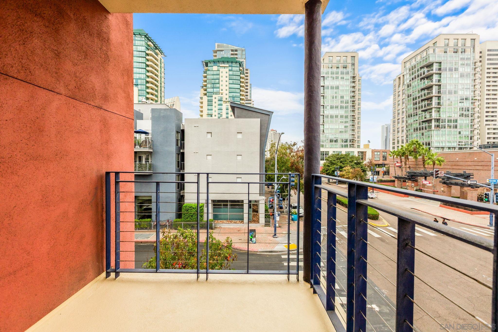 Detail Gallery Image 15 of 24 For 235  Market St  #301,  San Diego,  CA 92101 - 3 Beds | 2 Baths