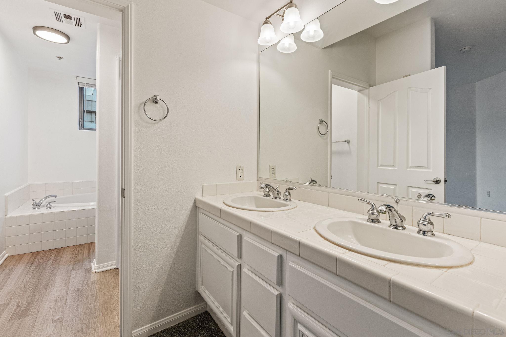 Detail Gallery Image 17 of 24 For 235  Market St  #301,  San Diego,  CA 92101 - 3 Beds | 2 Baths