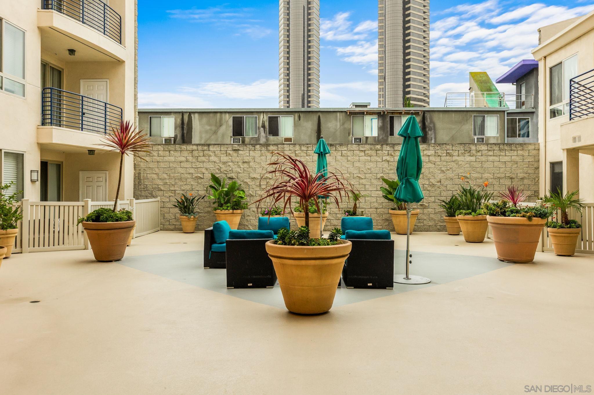 Detail Gallery Image 3 of 24 For 235  Market St  #301,  San Diego,  CA 92101 - 3 Beds | 2 Baths