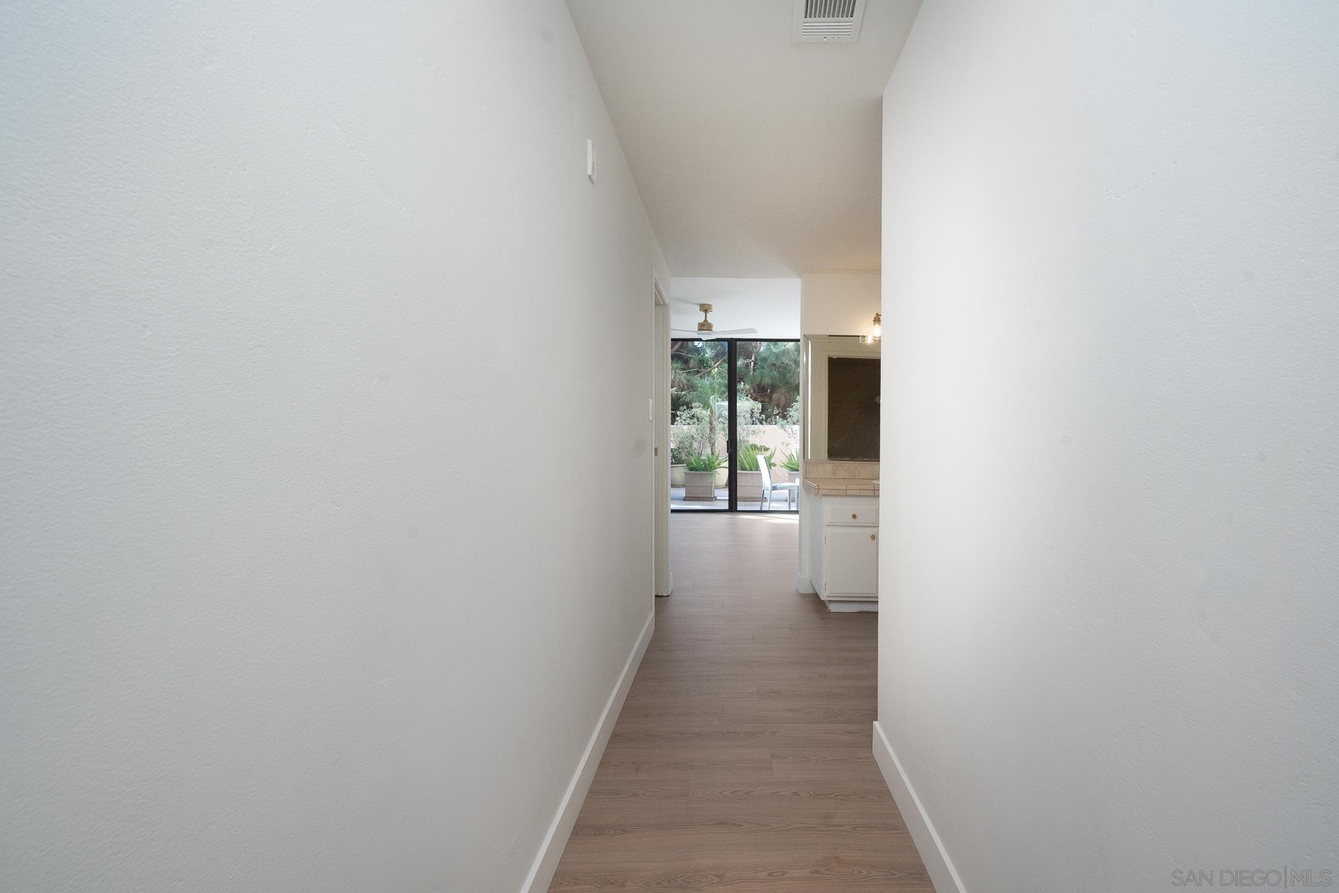 Detail Gallery Image 14 of 35 For 2500  Torrey Pines  119, La Jolla,  CA 92037 - 1 Beds | 1/1 Baths