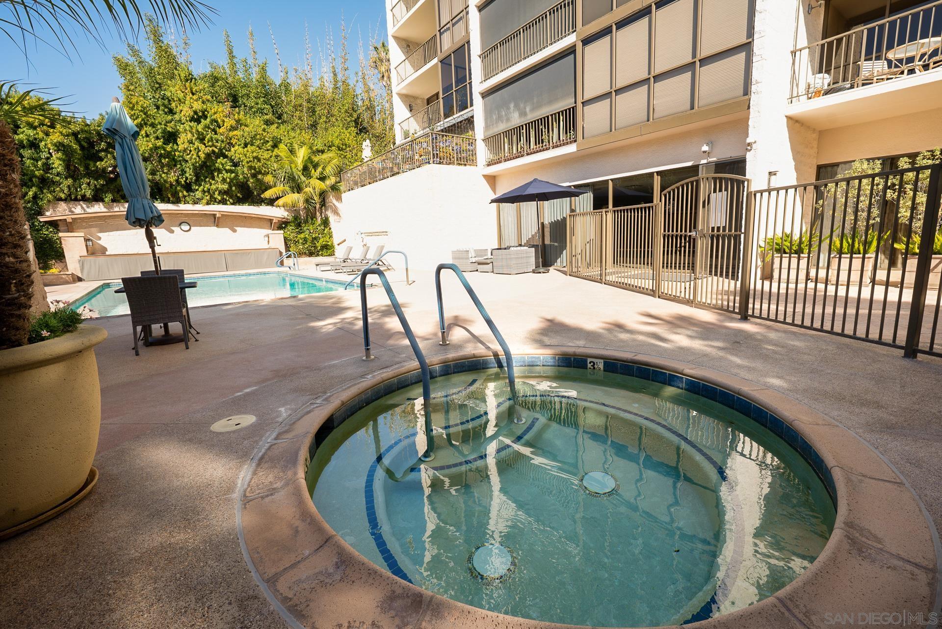 Detail Gallery Image 19 of 35 For 2500  Torrey Pines  119, La Jolla,  CA 92037 - 1 Beds | 1/1 Baths