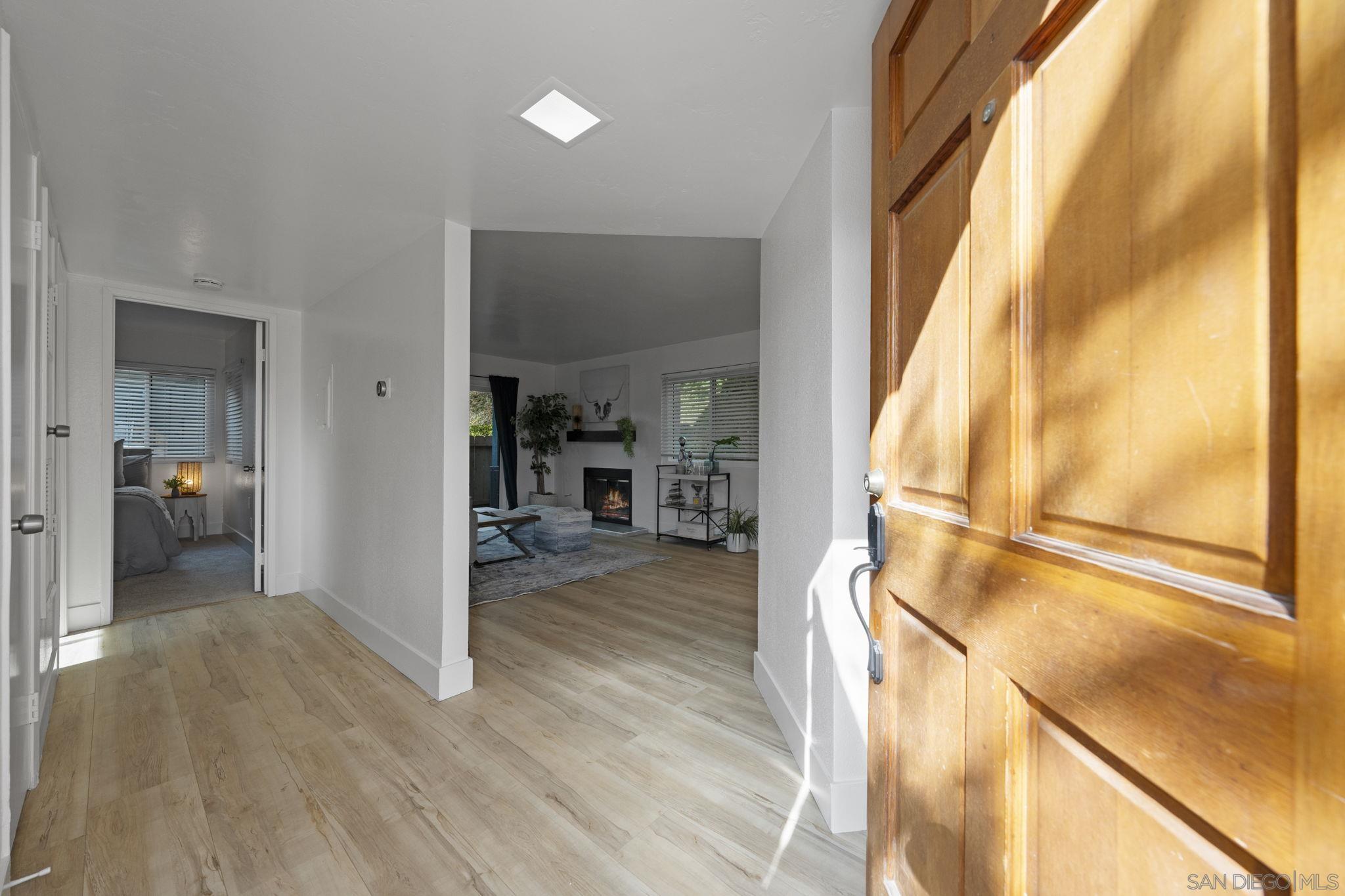 Detail Gallery Image 2 of 23 For 3002  Blue Oak Ct, Spring Valley,  CA 91978 - 3 Beds | 2/1 Baths