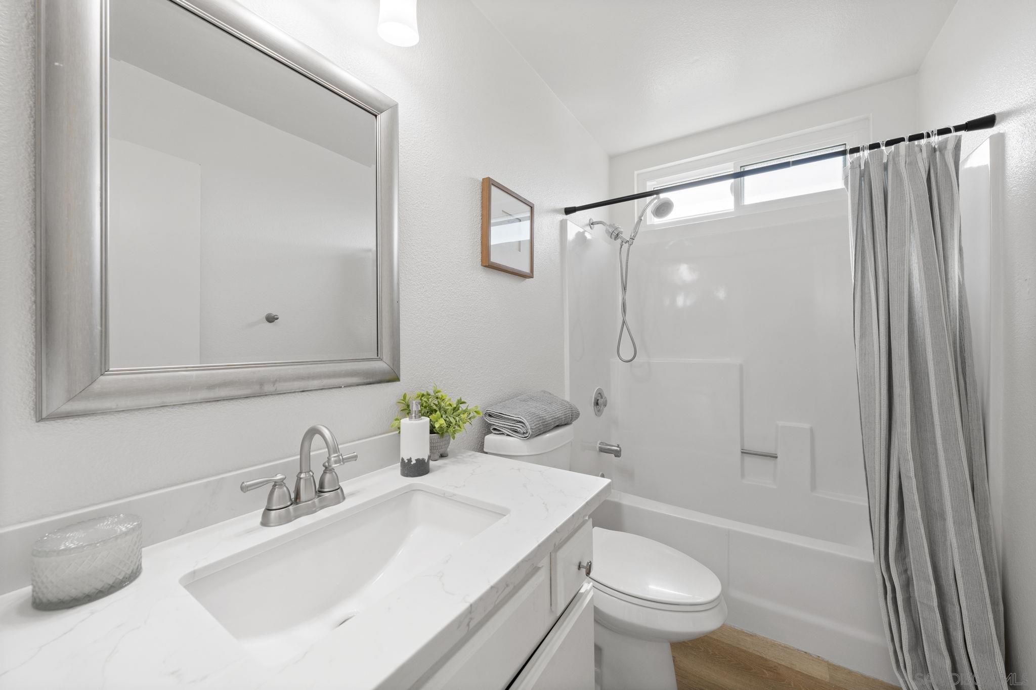 Detail Gallery Image 12 of 23 For 3002  Blue Oak Ct, Spring Valley,  CA 91978 - 3 Beds | 2/1 Baths