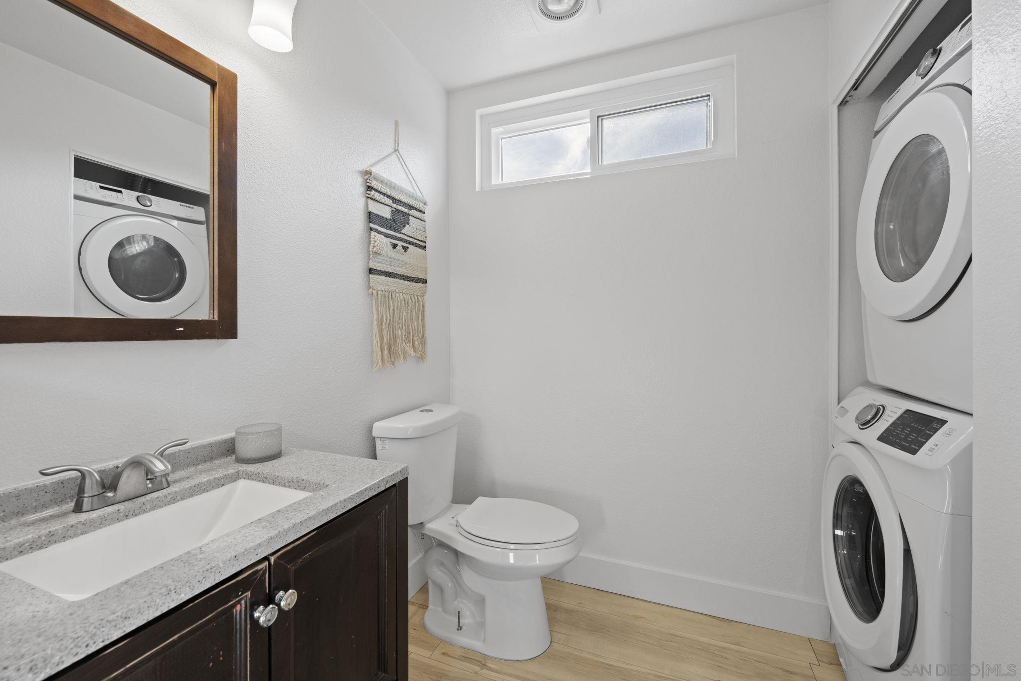 Detail Gallery Image 10 of 23 For 3002  Blue Oak Ct, Spring Valley,  CA 91978 - 3 Beds | 2/1 Baths