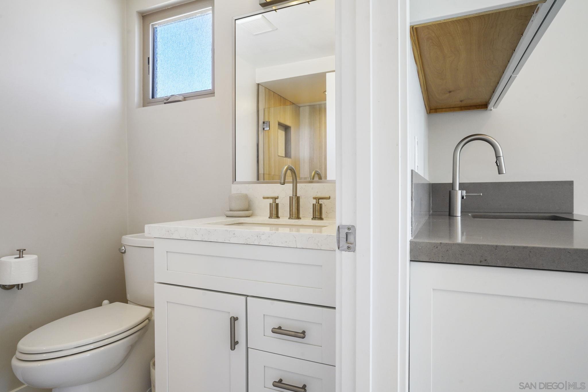 Detail Gallery Image 46 of 62 For 1122  Oliver Ave, San Diego,  CA 92109 - 4 Beds | 3/1 Baths