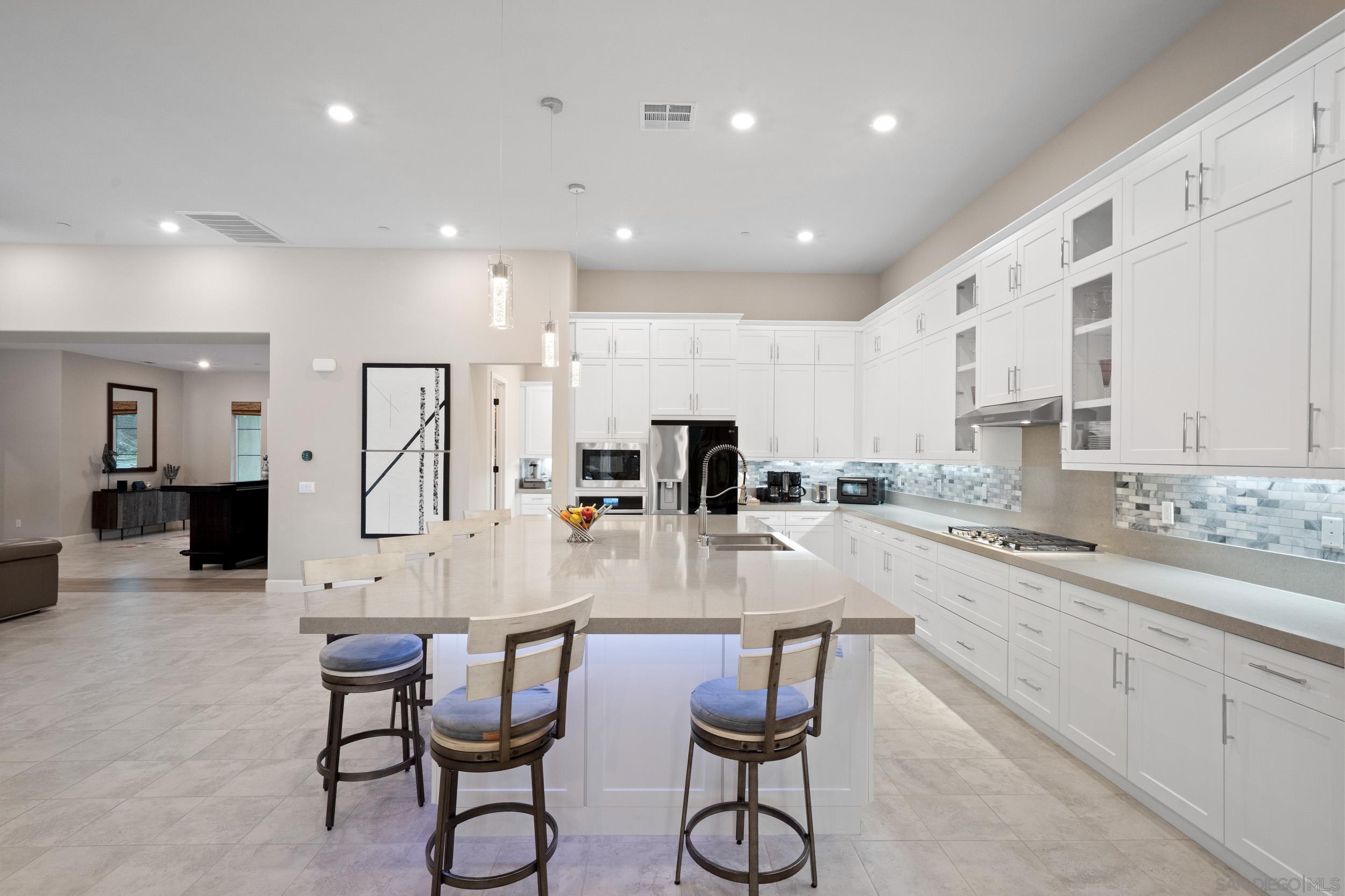 Detail Gallery Image 15 of 58 For 21992  Wilgen Rd, Escondido,  CA 92029 - 5 Beds | 4/1 Baths