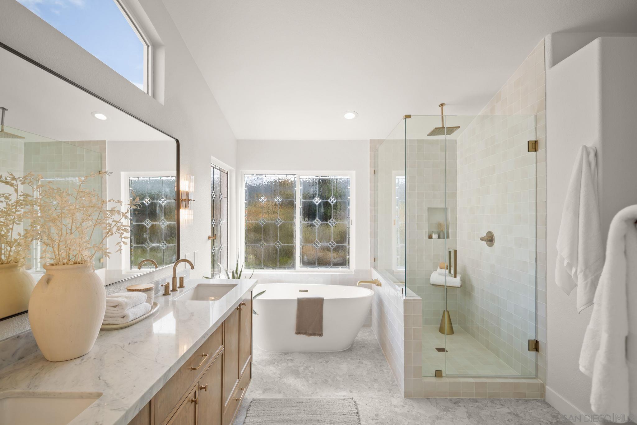 Detail Gallery Image 18 of 56 For 5155  Ruette De Mer, San Diego,  CA 92130 - 6 Beds | 3/1 Baths