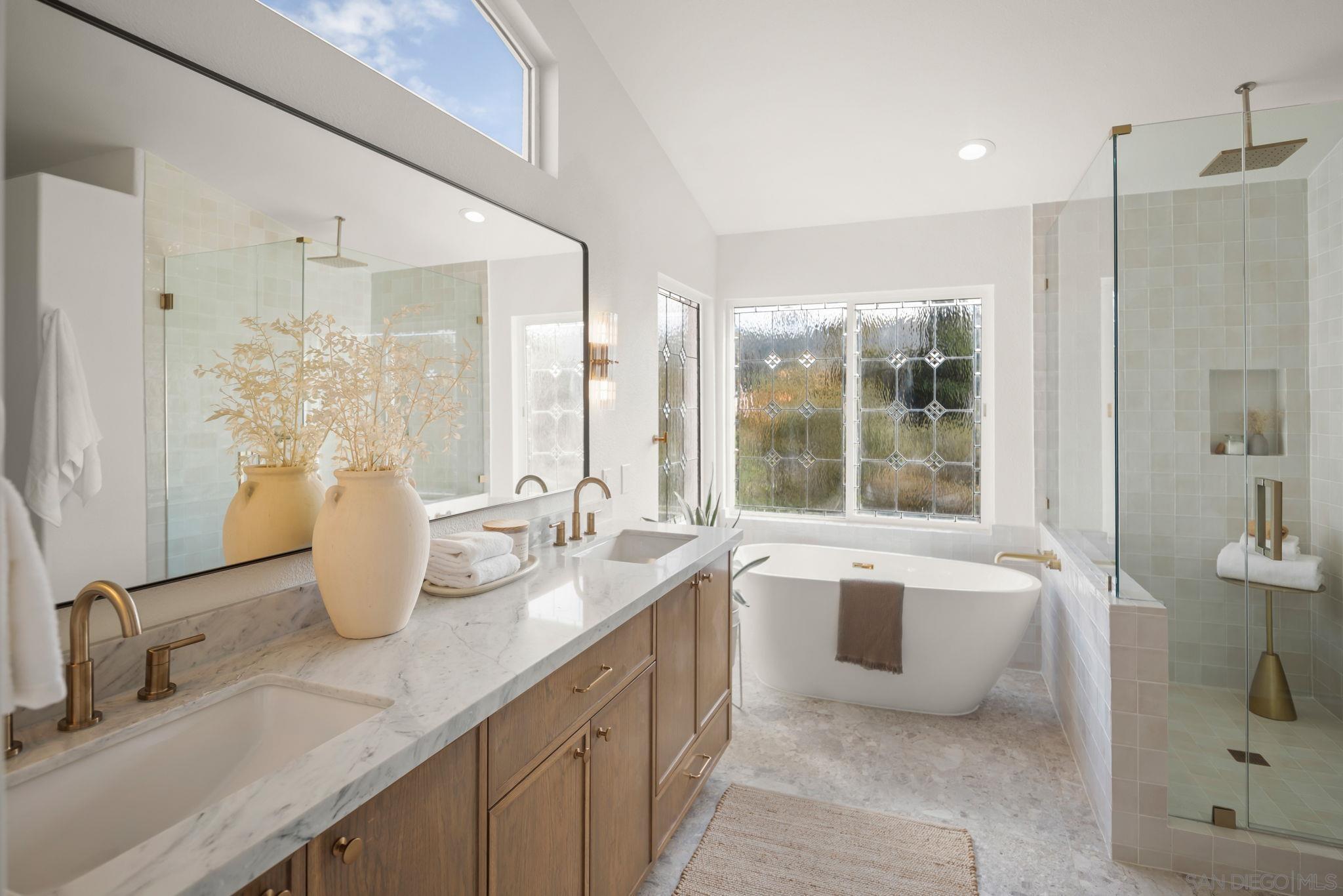 Detail Gallery Image 19 of 56 For 5155  Ruette De Mer, San Diego,  CA 92130 - 6 Beds | 3/1 Baths