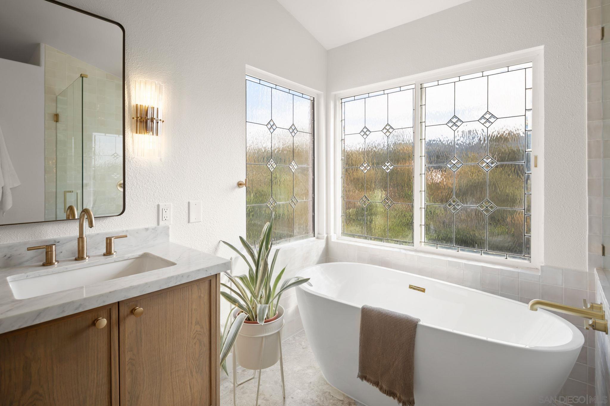 Detail Gallery Image 20 of 56 For 5155  Ruette De Mer, San Diego,  CA 92130 - 6 Beds | 3/1 Baths