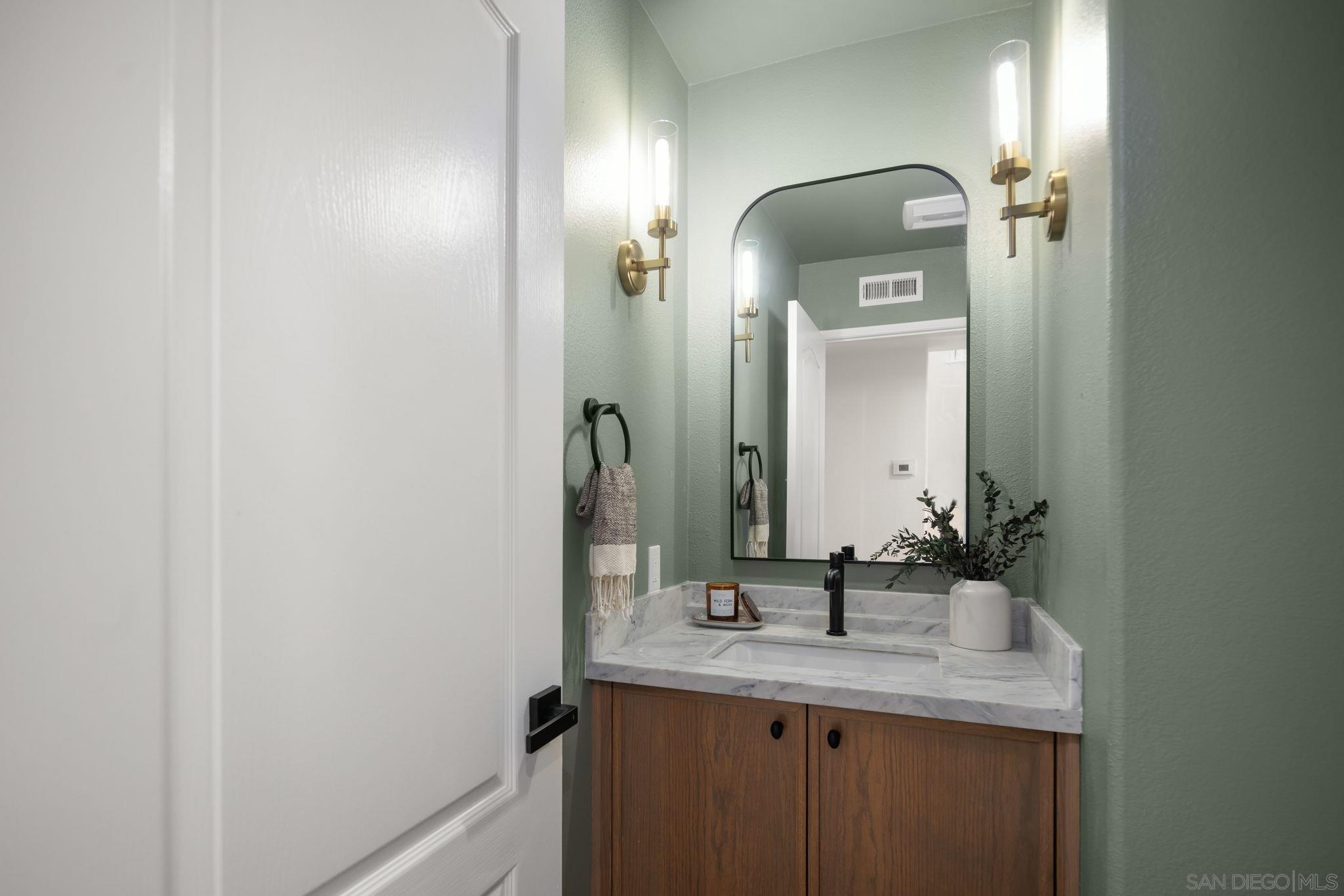 Detail Gallery Image 38 of 56 For 5155  Ruette De Mer, San Diego,  CA 92130 - 6 Beds | 3/1 Baths