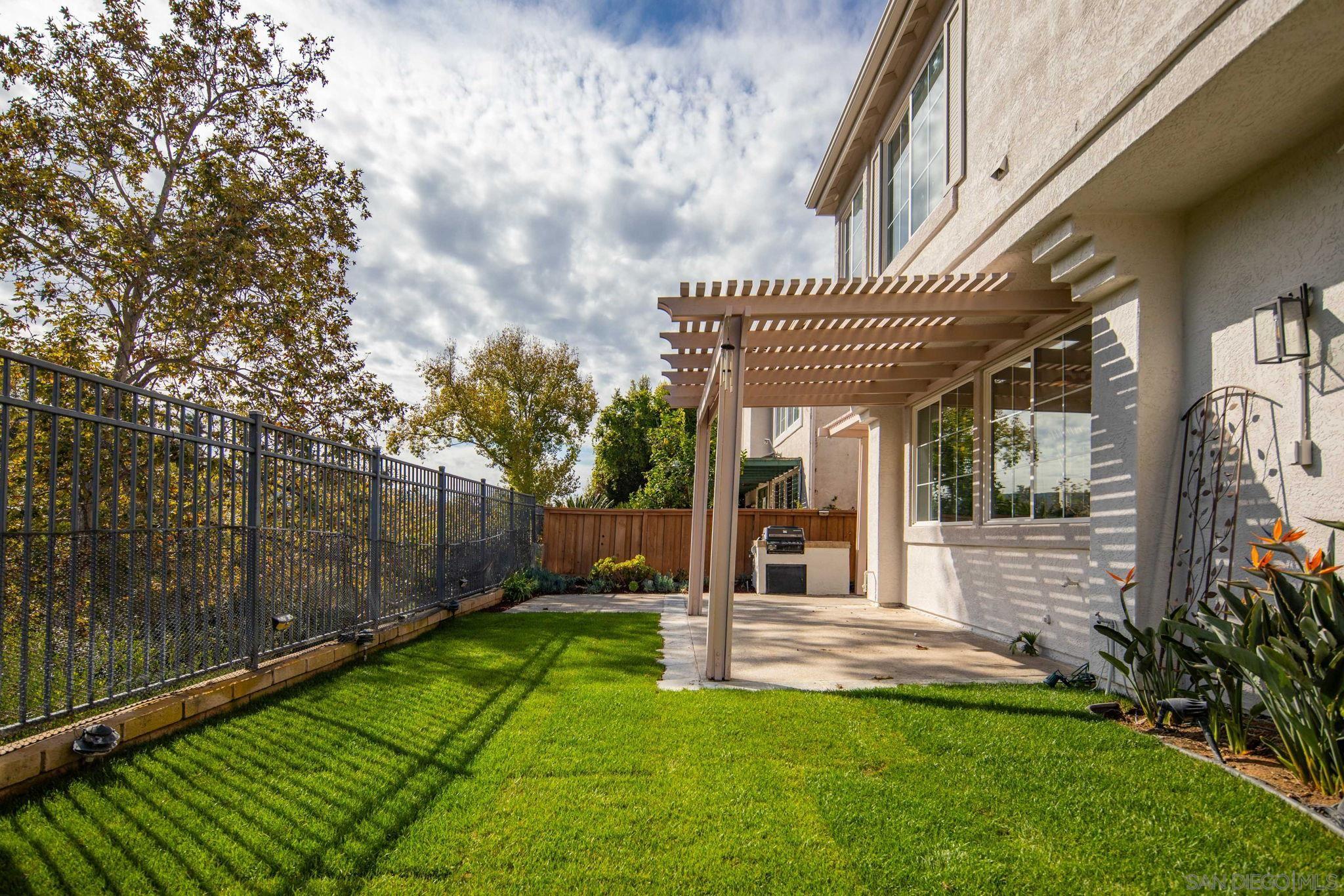 Detail Gallery Image 42 of 56 For 5155  Ruette De Mer, San Diego,  CA 92130 - 6 Beds | 3/1 Baths