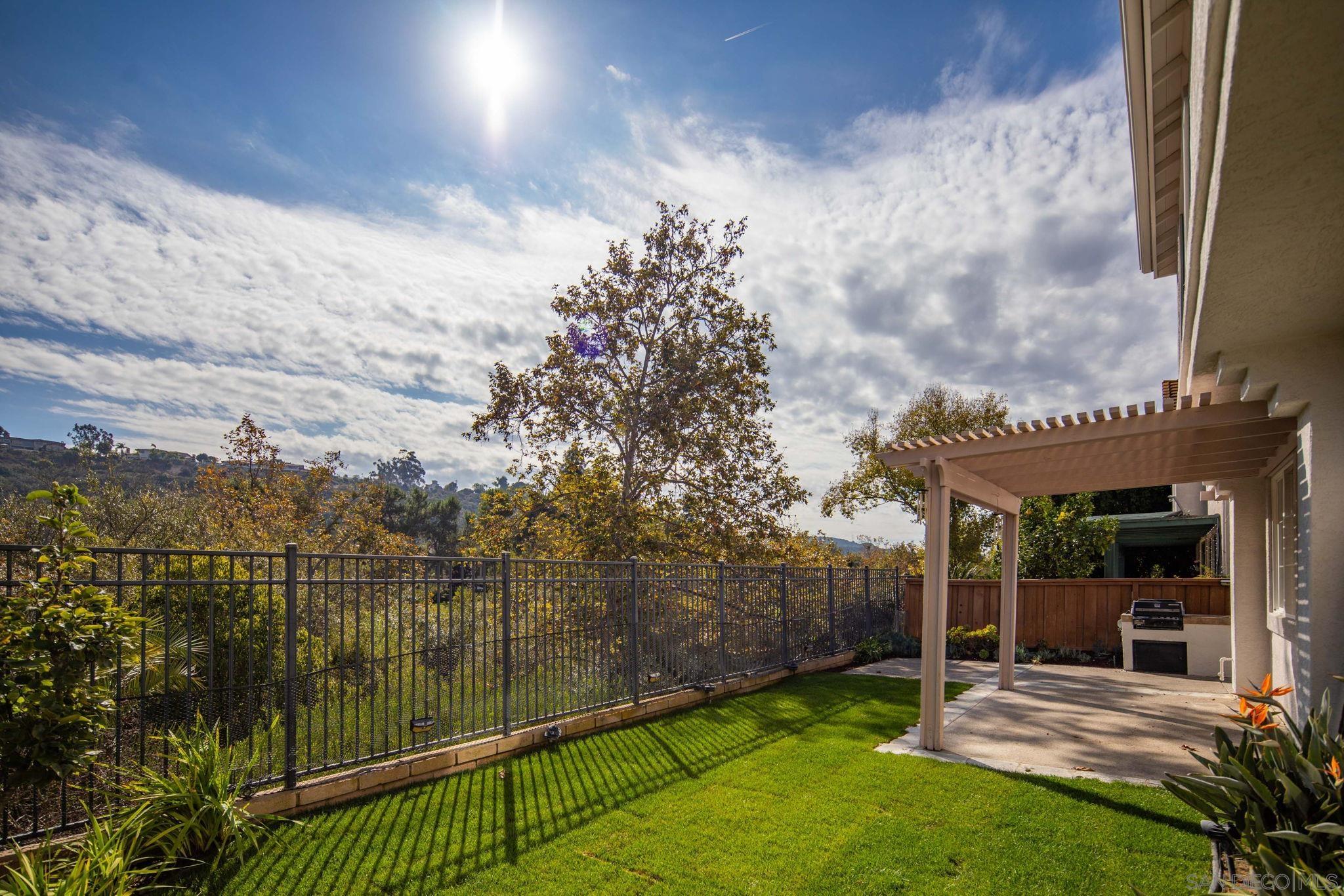 Detail Gallery Image 43 of 56 For 5155  Ruette De Mer, San Diego,  CA 92130 - 6 Beds | 3/1 Baths