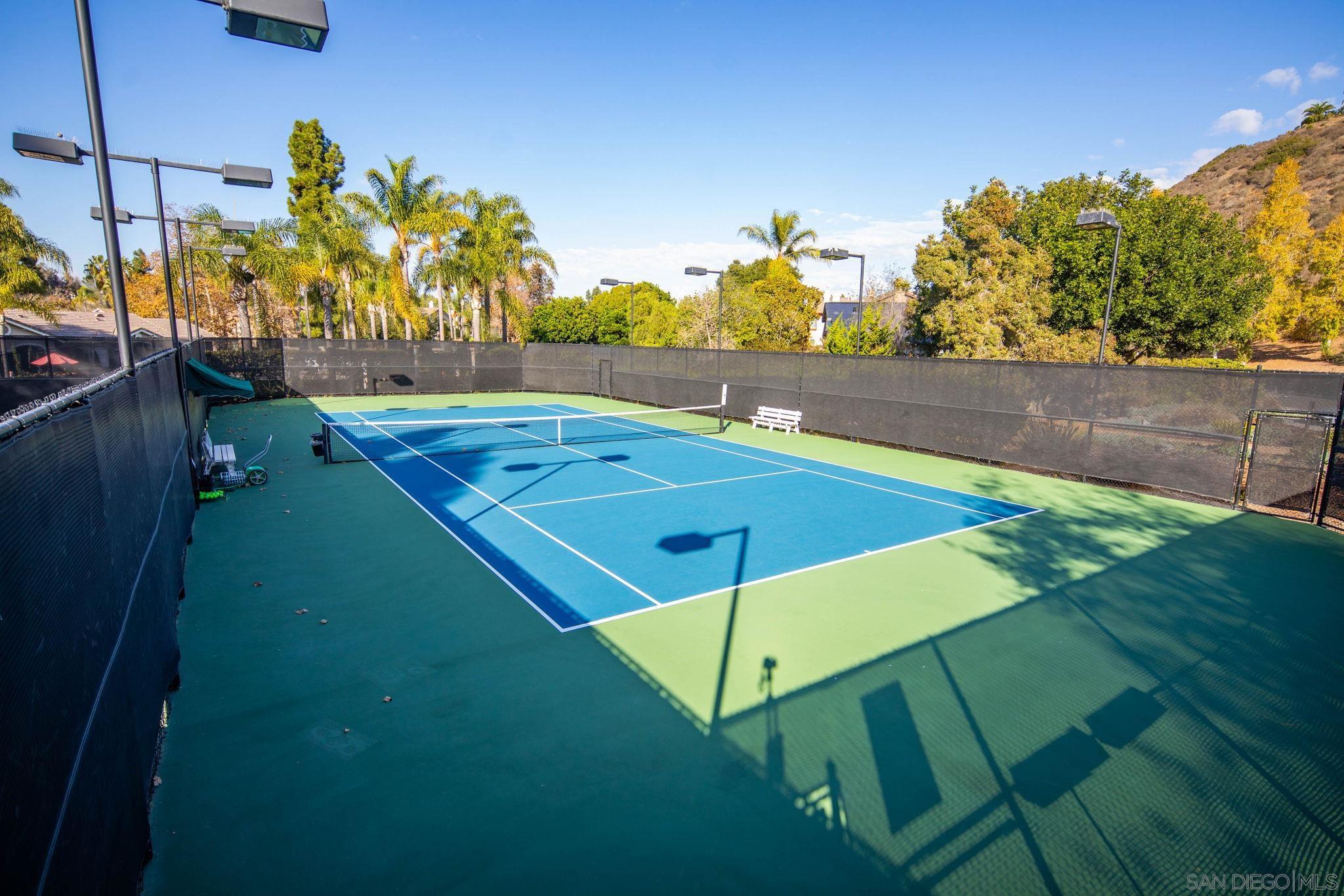 Detail Gallery Image 48 of 56 For 5155  Ruette De Mer, San Diego,  CA 92130 - 6 Beds | 3/1 Baths