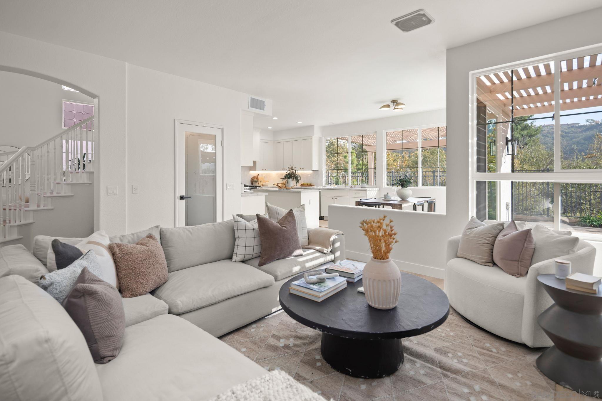 Detail Gallery Image 7 of 56 For 5155  Ruette De Mer, San Diego,  CA 92130 - 6 Beds | 3/1 Baths