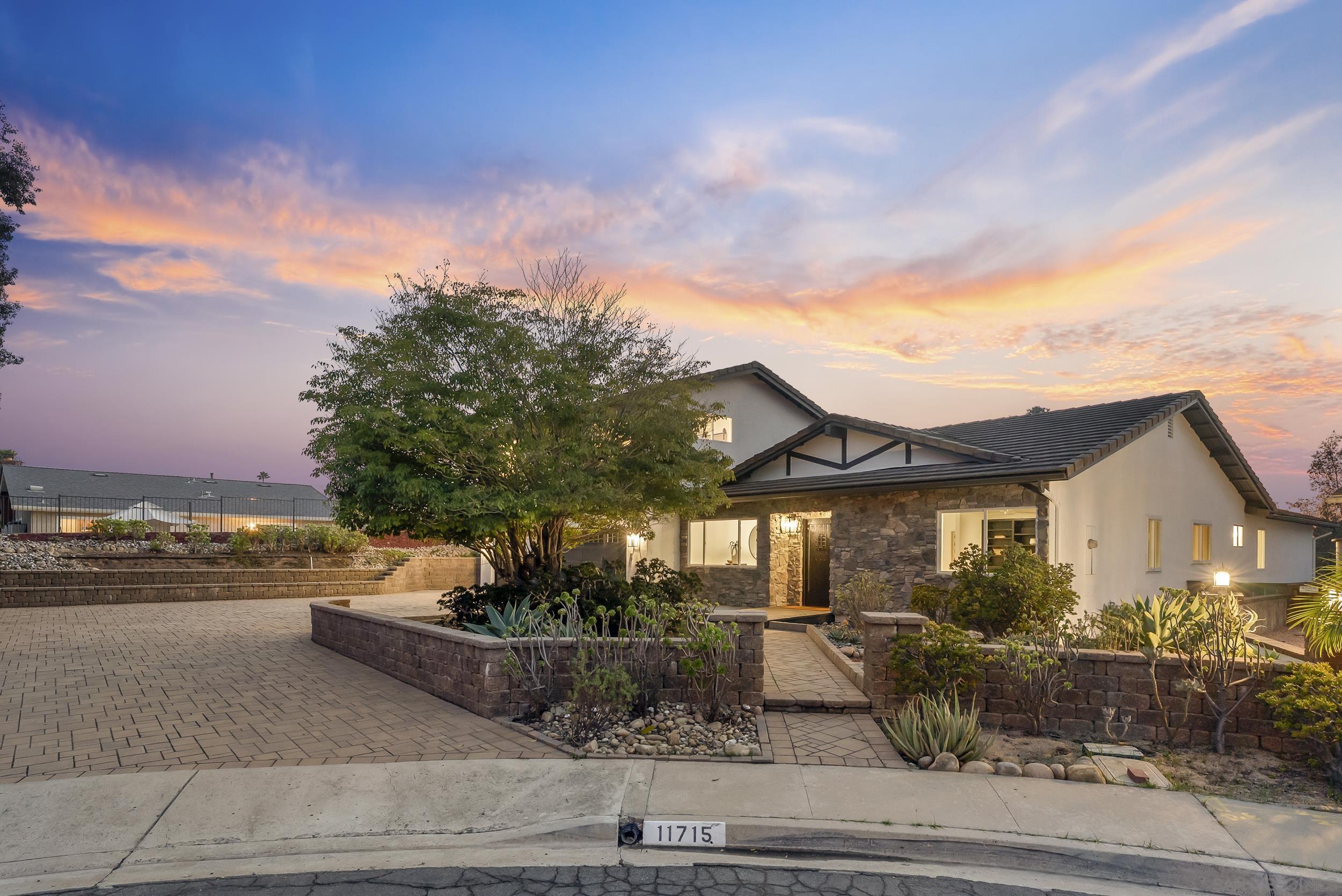 Detail Gallery Image 2 of 62 For 11715  Lake Grove Ct, San Diego,  CA 92131 - 5 Beds | 3 Baths