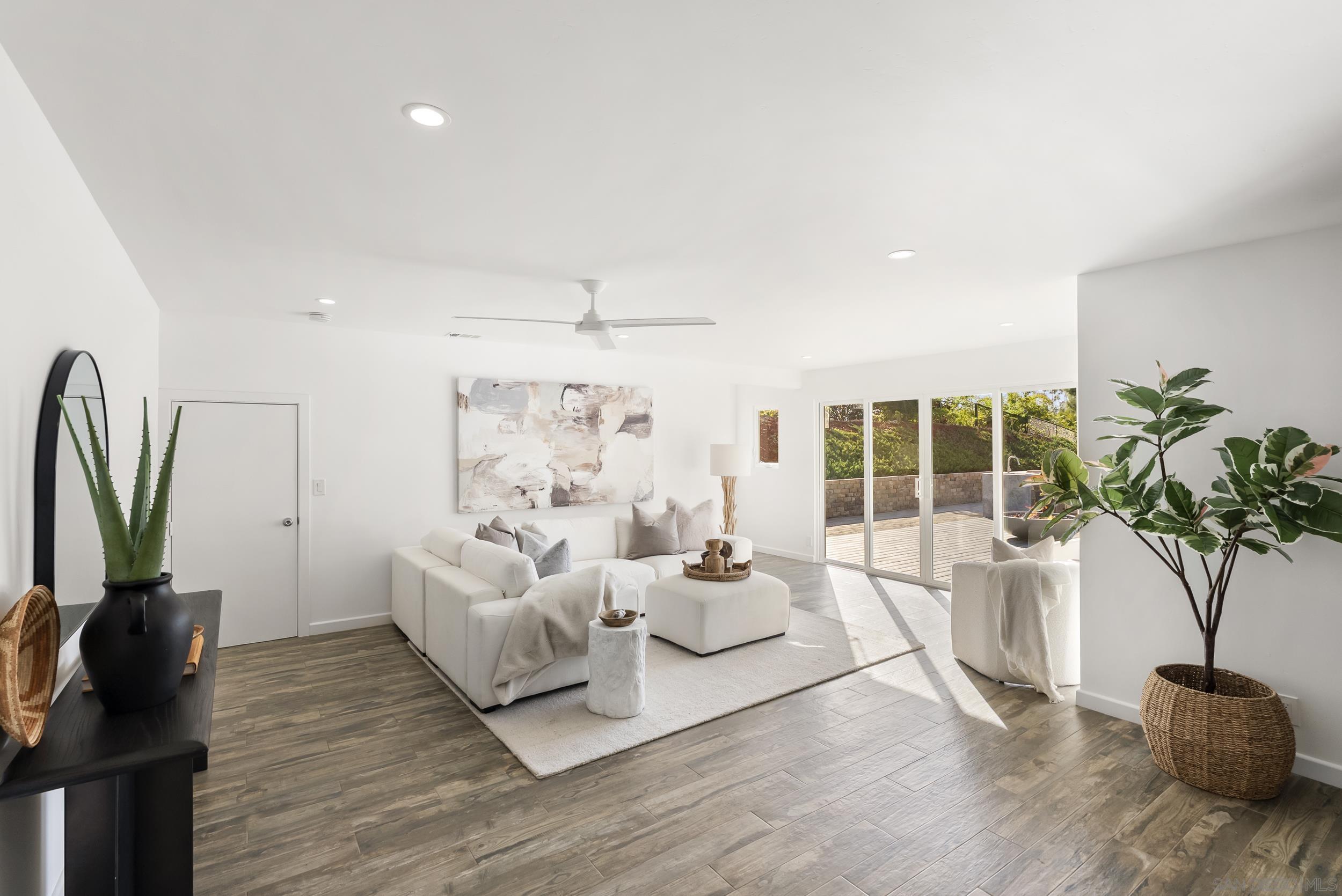 Detail Gallery Image 23 of 62 For 11715  Lake Grove Ct, San Diego,  CA 92131 - 5 Beds | 3 Baths