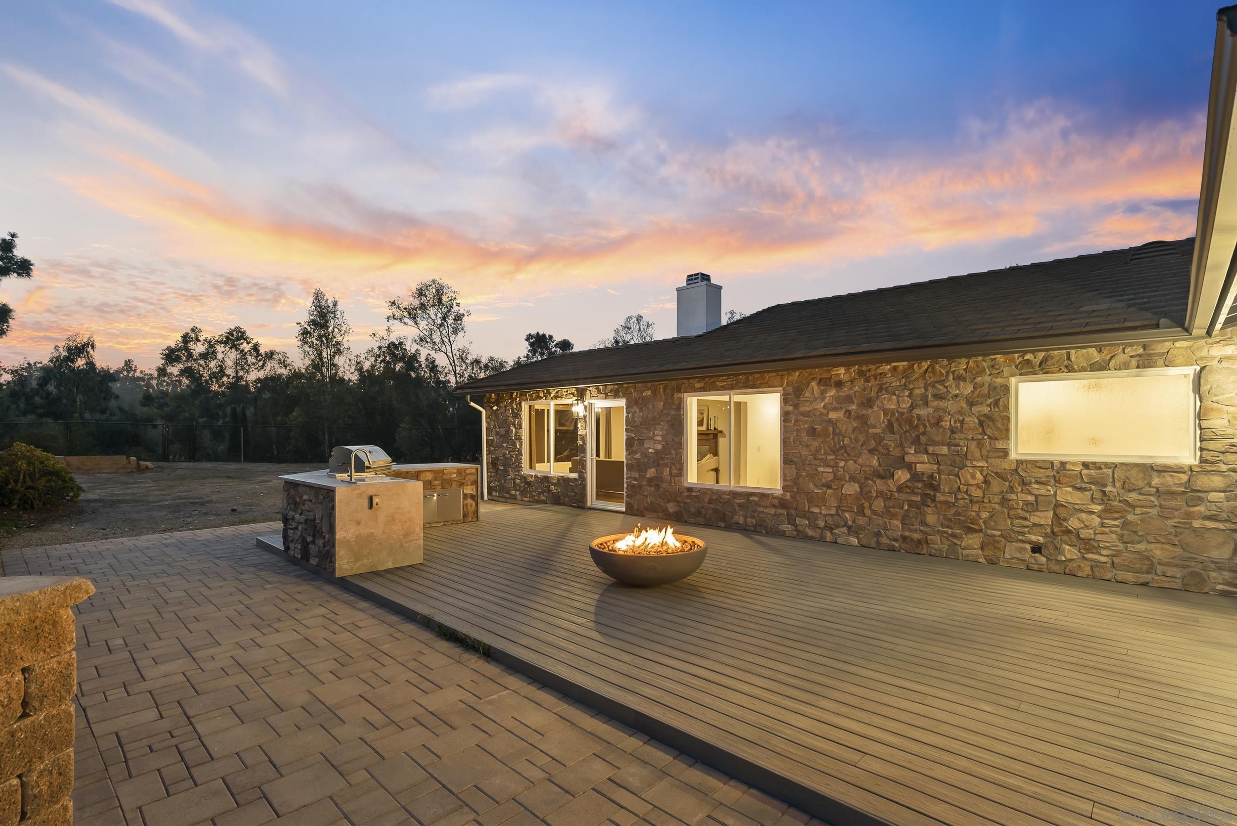 Detail Gallery Image 38 of 62 For 11715  Lake Grove Ct, San Diego,  CA 92131 - 5 Beds | 3 Baths