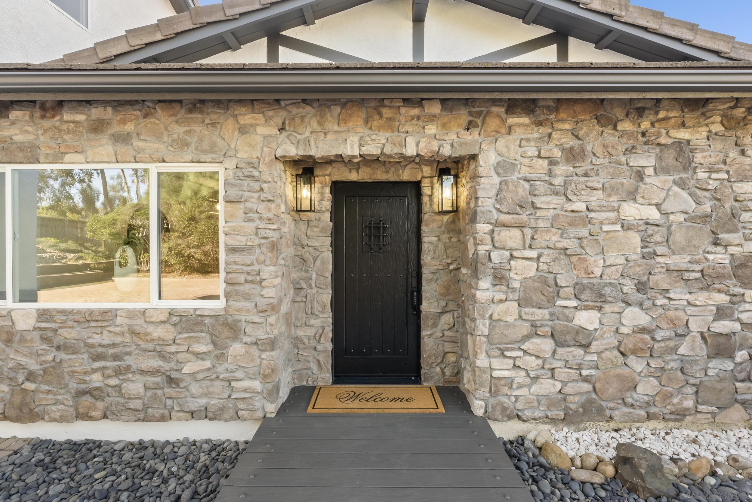 Detail Gallery Image 8 of 62 For 11715  Lake Grove Ct, San Diego,  CA 92131 - 5 Beds | 3 Baths