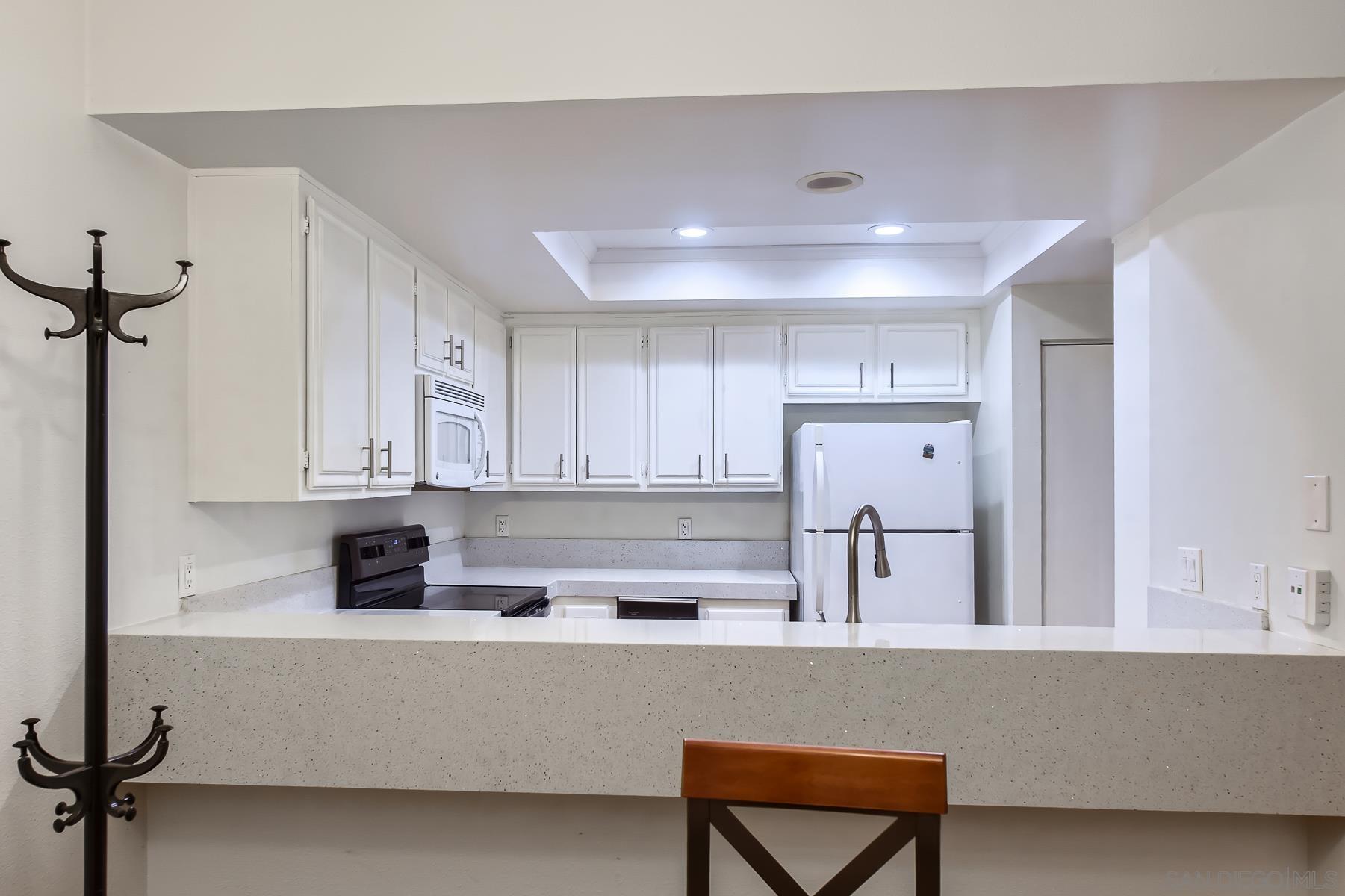 Detail Gallery Image 6 of 25 For 4012  Nobel Dr  #103,  San Diego,  CA 92122 - 2 Beds | 2 Baths