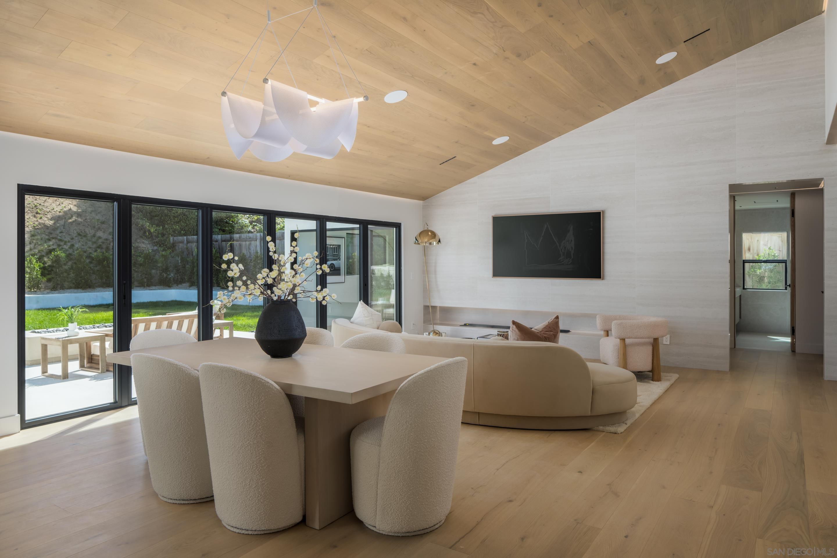 Front Image Thumbnail for SD250044187