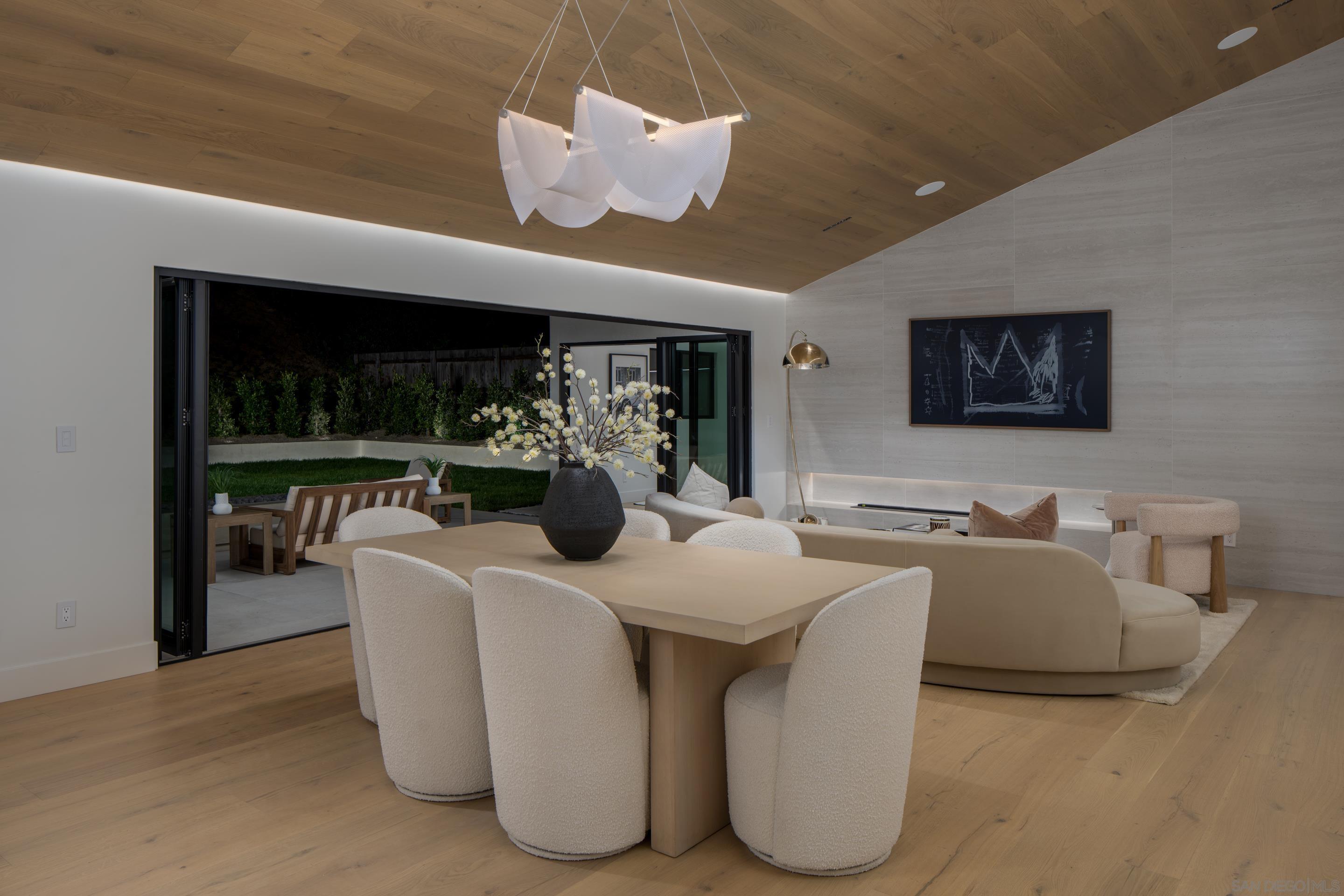 Detail Gallery Image 13 of 52 For 5826  Soledad Mountain Rd, La Jolla,  CA 92037 - 3 Beds | 2/1 Baths