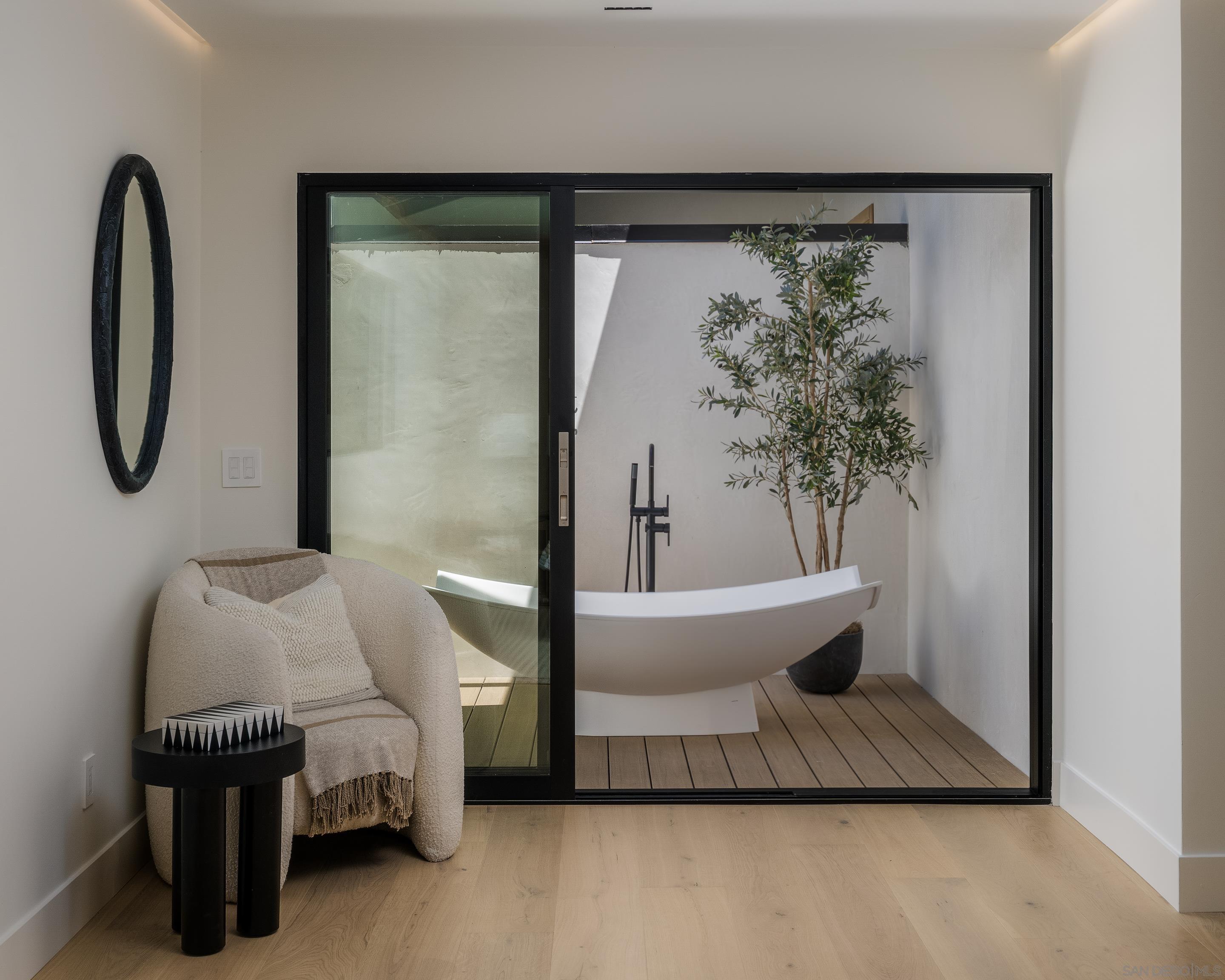 Detail Gallery Image 20 of 52 For 5826  Soledad Mountain Rd, La Jolla,  CA 92037 - 3 Beds | 2/1 Baths