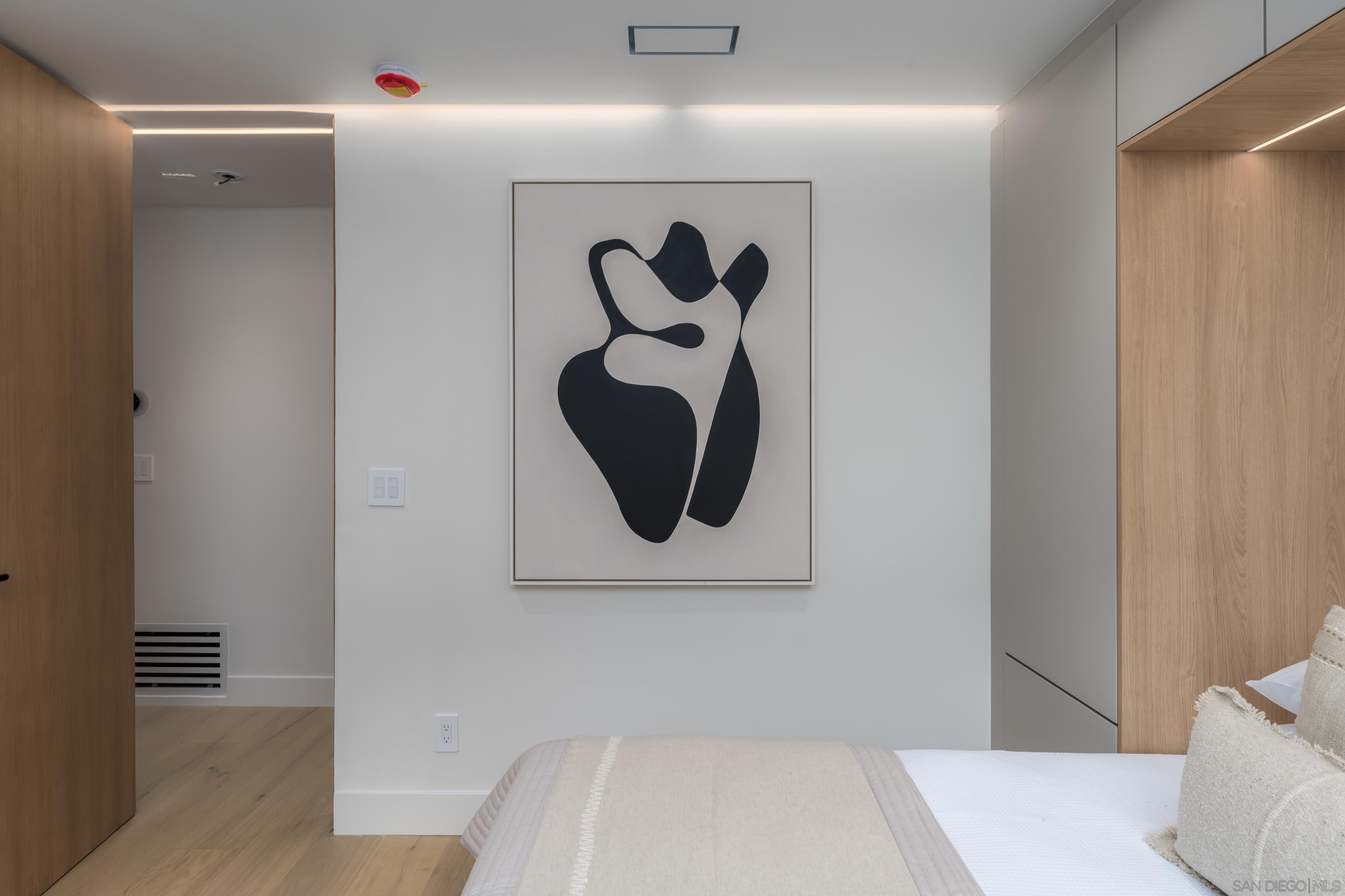 Detail Gallery Image 24 of 52 For 5826  Soledad Mountain Rd, La Jolla,  CA 92037 - 3 Beds | 2/1 Baths