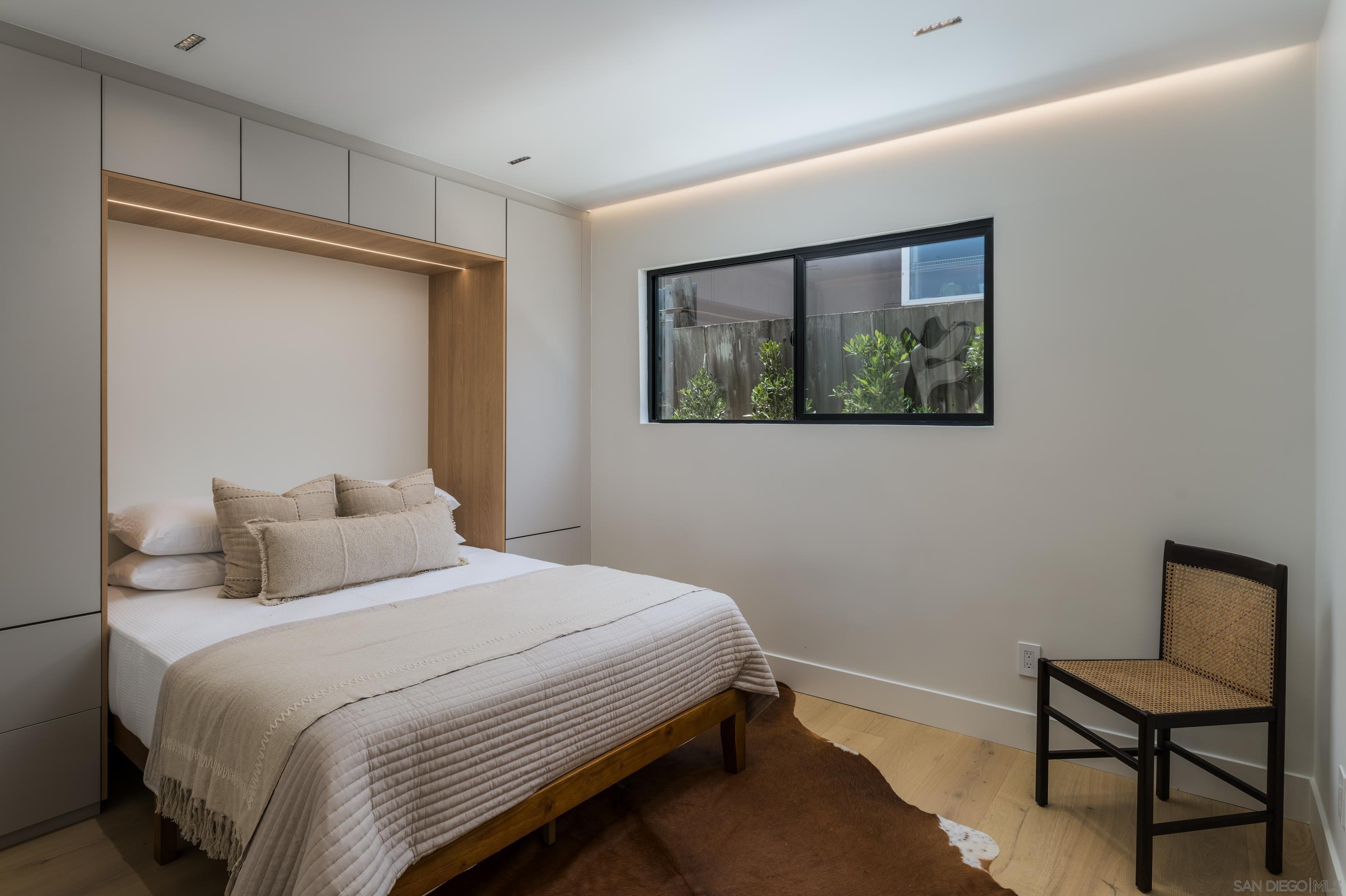 Detail Gallery Image 25 of 52 For 5826  Soledad Mountain Rd, La Jolla,  CA 92037 - 3 Beds | 2/1 Baths