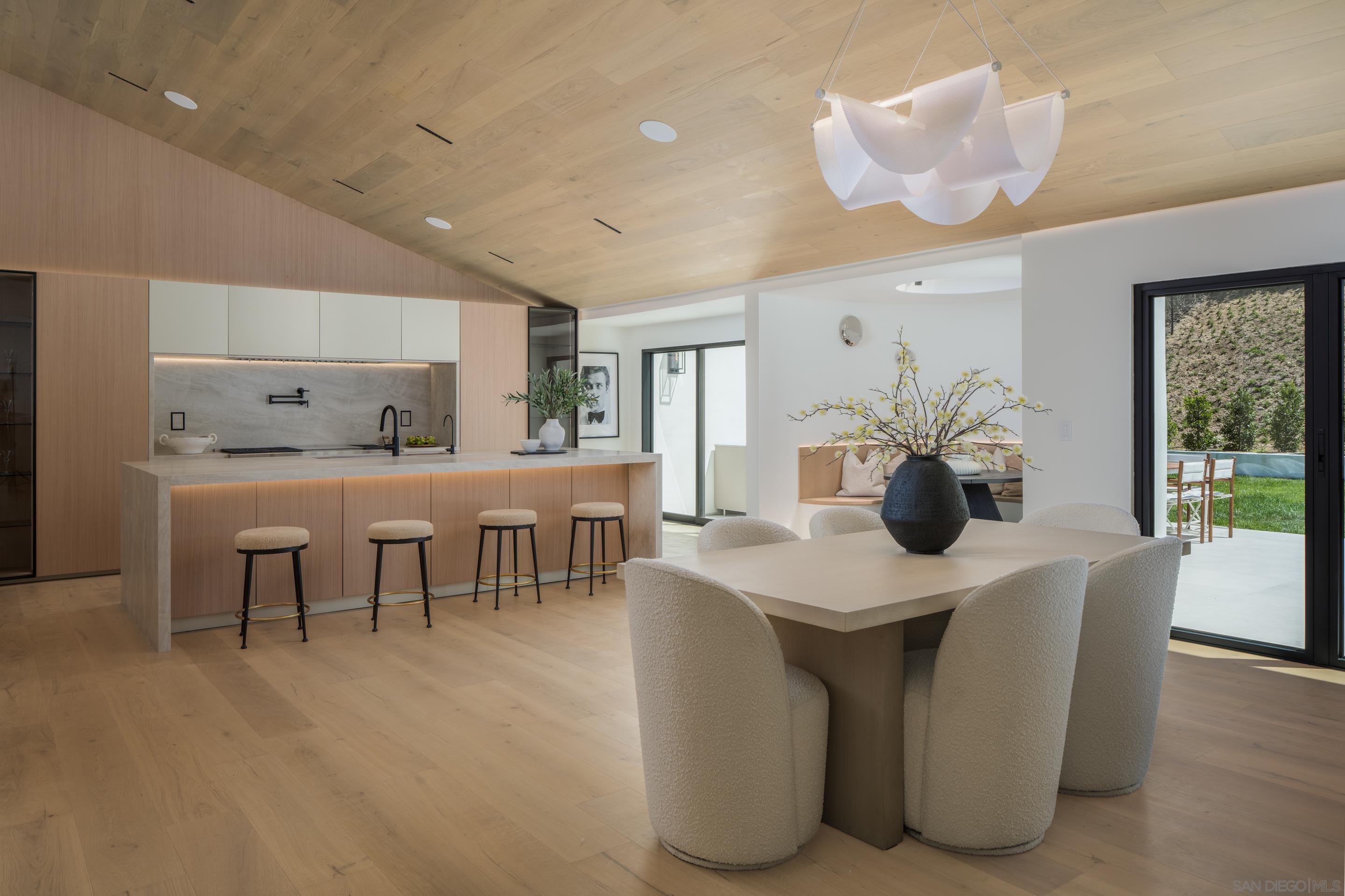 Detail Gallery Image 6 of 52 For 5826  Soledad Mountain Rd, La Jolla,  CA 92037 - 3 Beds | 2/1 Baths