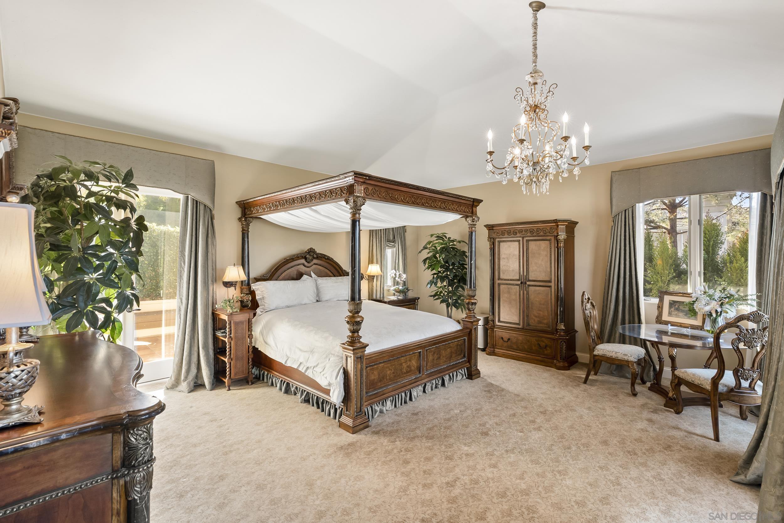 Detail Gallery Image 12 of 30 For 17177  Calle Serena, Rancho Santa Fe,  CA 92067 - 6 Beds | 6/1 Baths