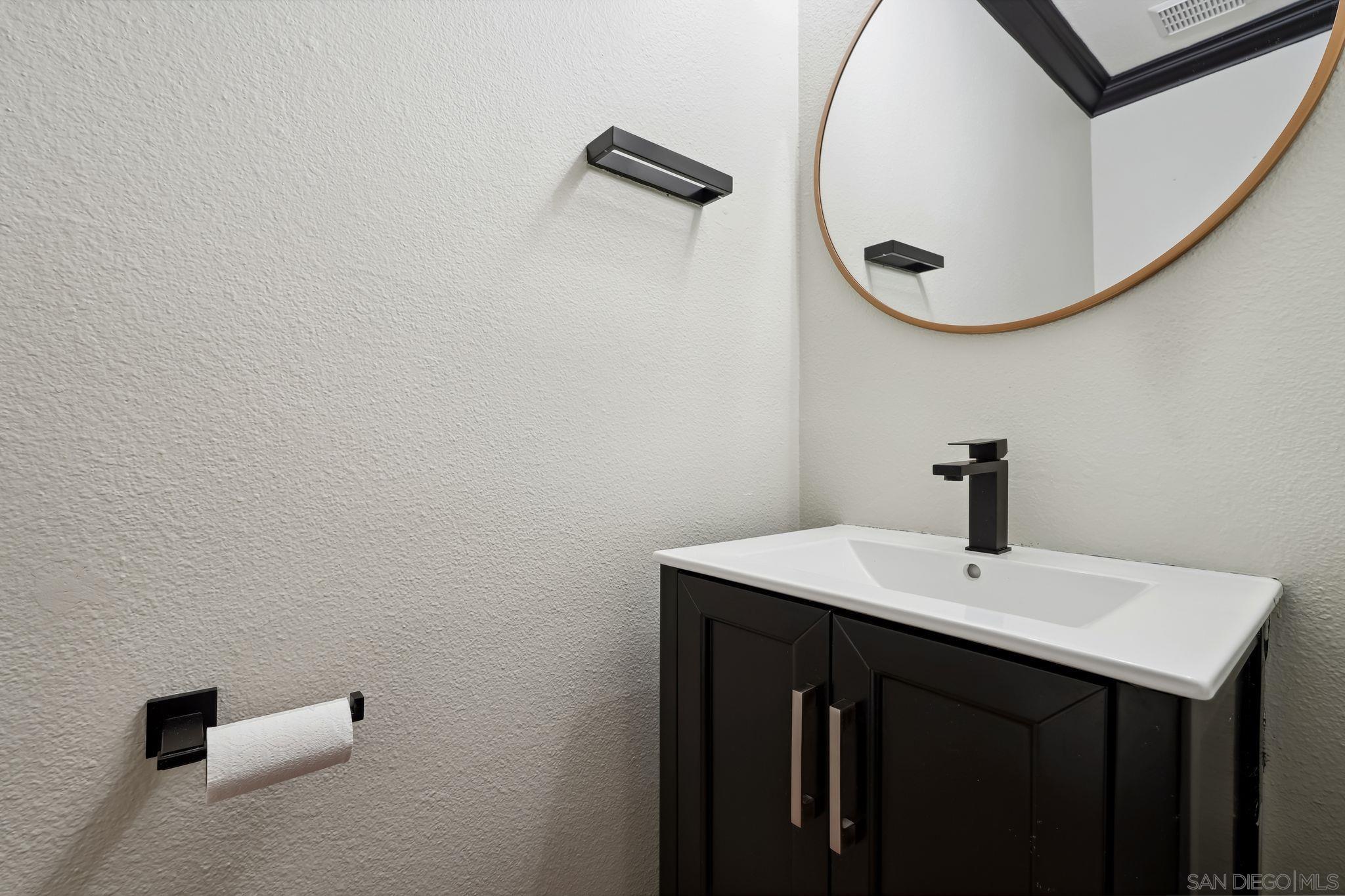 Detail Gallery Image 12 of 36 For 3774  Keating St., San Diego,  CA 92110 - 2 Beds | 1/1 Baths