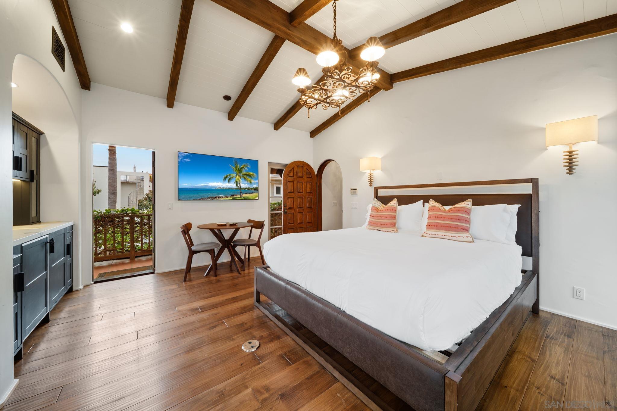 Detail Gallery Image 11 of 66 For 7344  Olivetas Ave, La Jolla,  CA 92037 - 5 Beds | 4 Baths