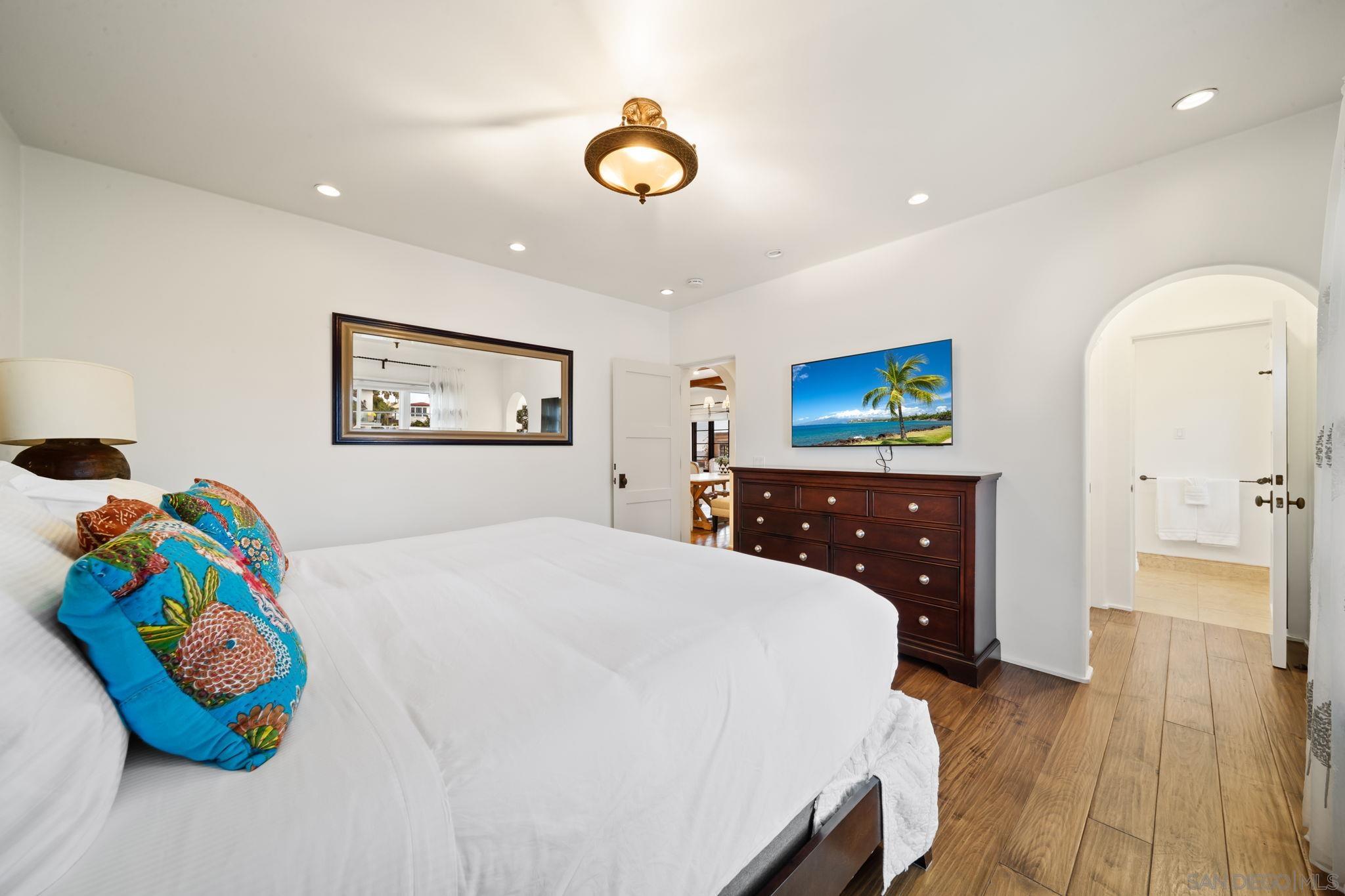 Detail Gallery Image 34 of 66 For 7344  Olivetas Ave, La Jolla,  CA 92037 - 5 Beds | 4 Baths