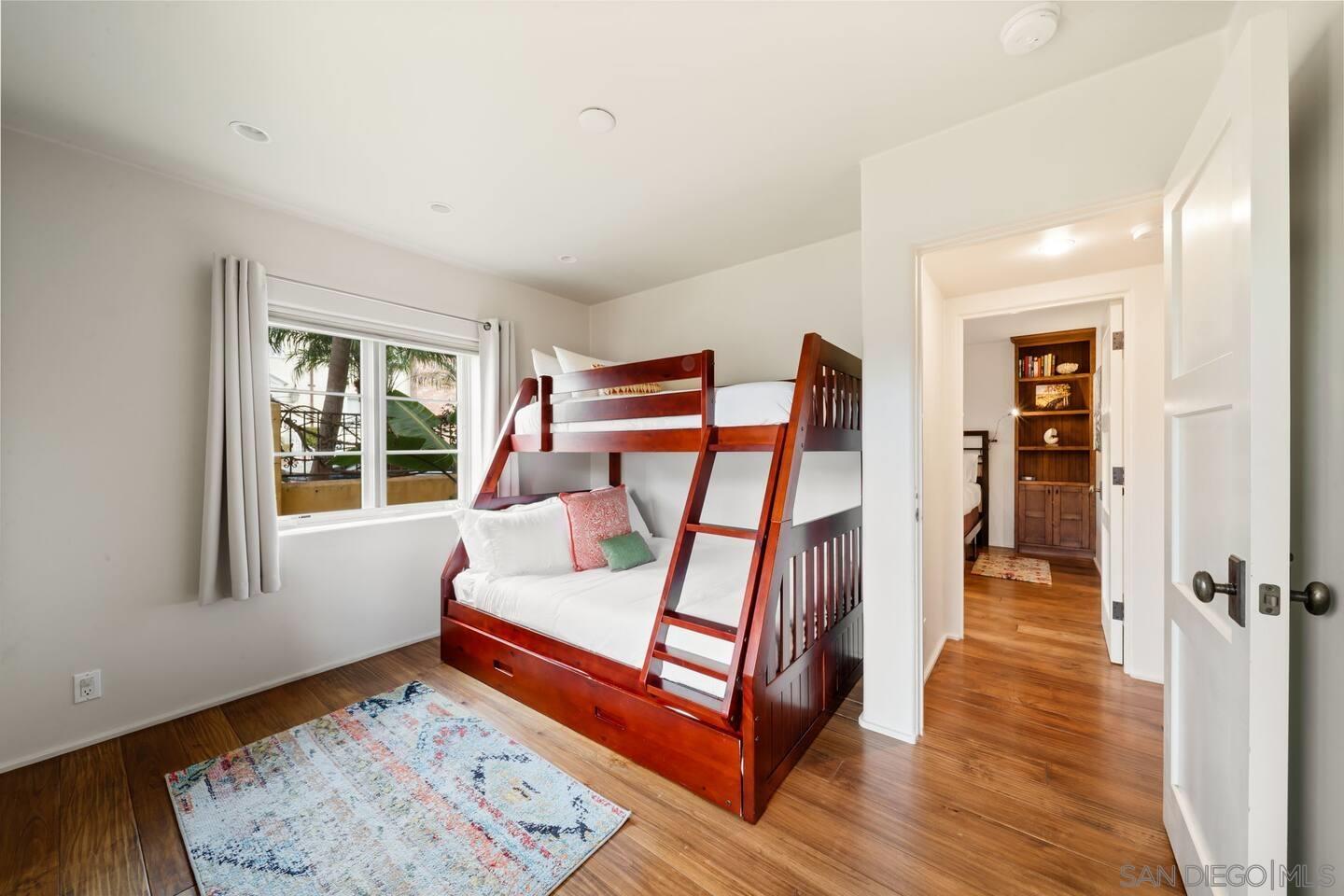 Detail Gallery Image 43 of 66 For 7344  Olivetas Ave, La Jolla,  CA 92037 - 5 Beds | 4 Baths