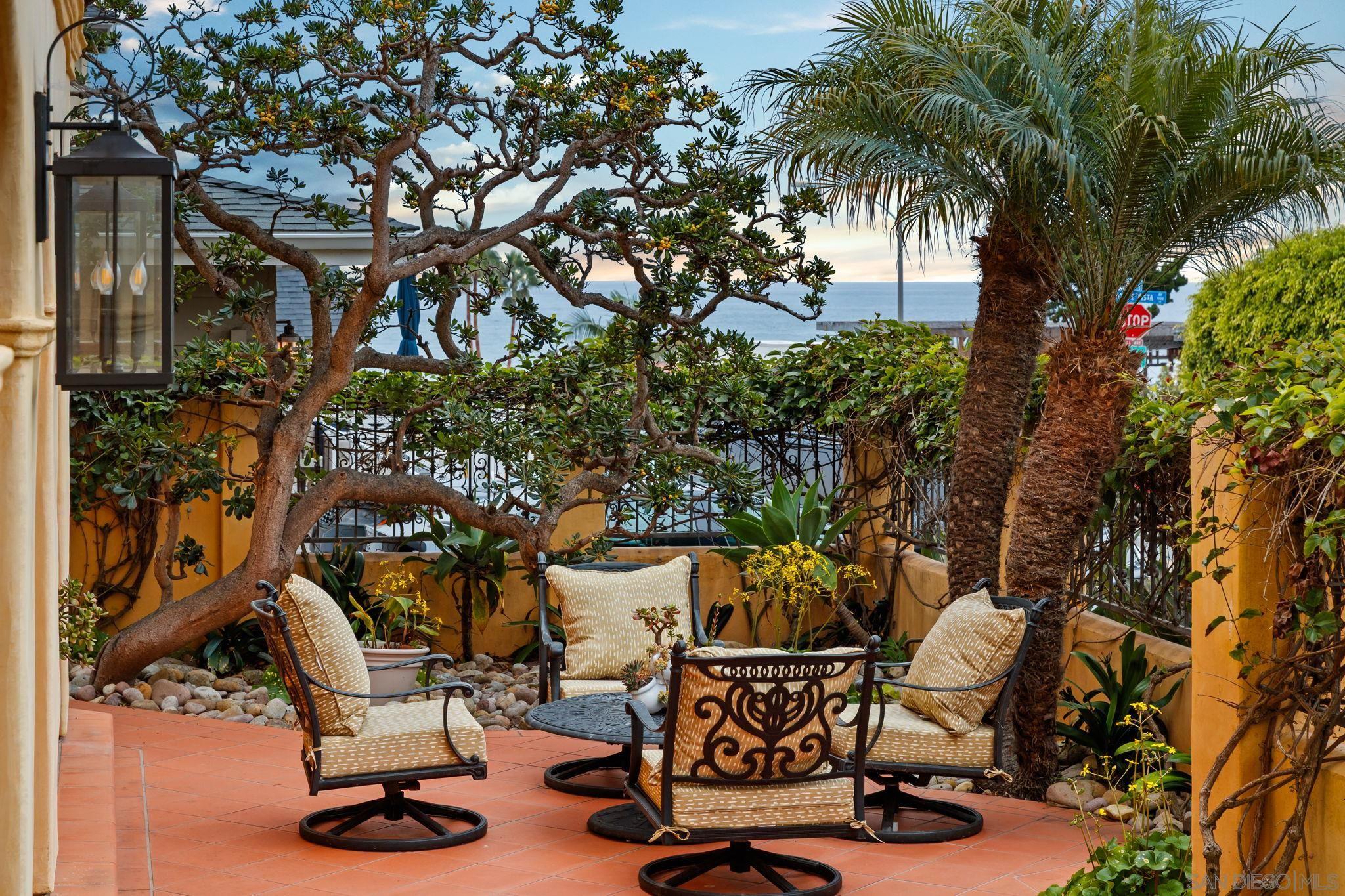 Detail Gallery Image 6 of 66 For 7344  Olivetas Ave, La Jolla,  CA 92037 - 5 Beds | 4 Baths