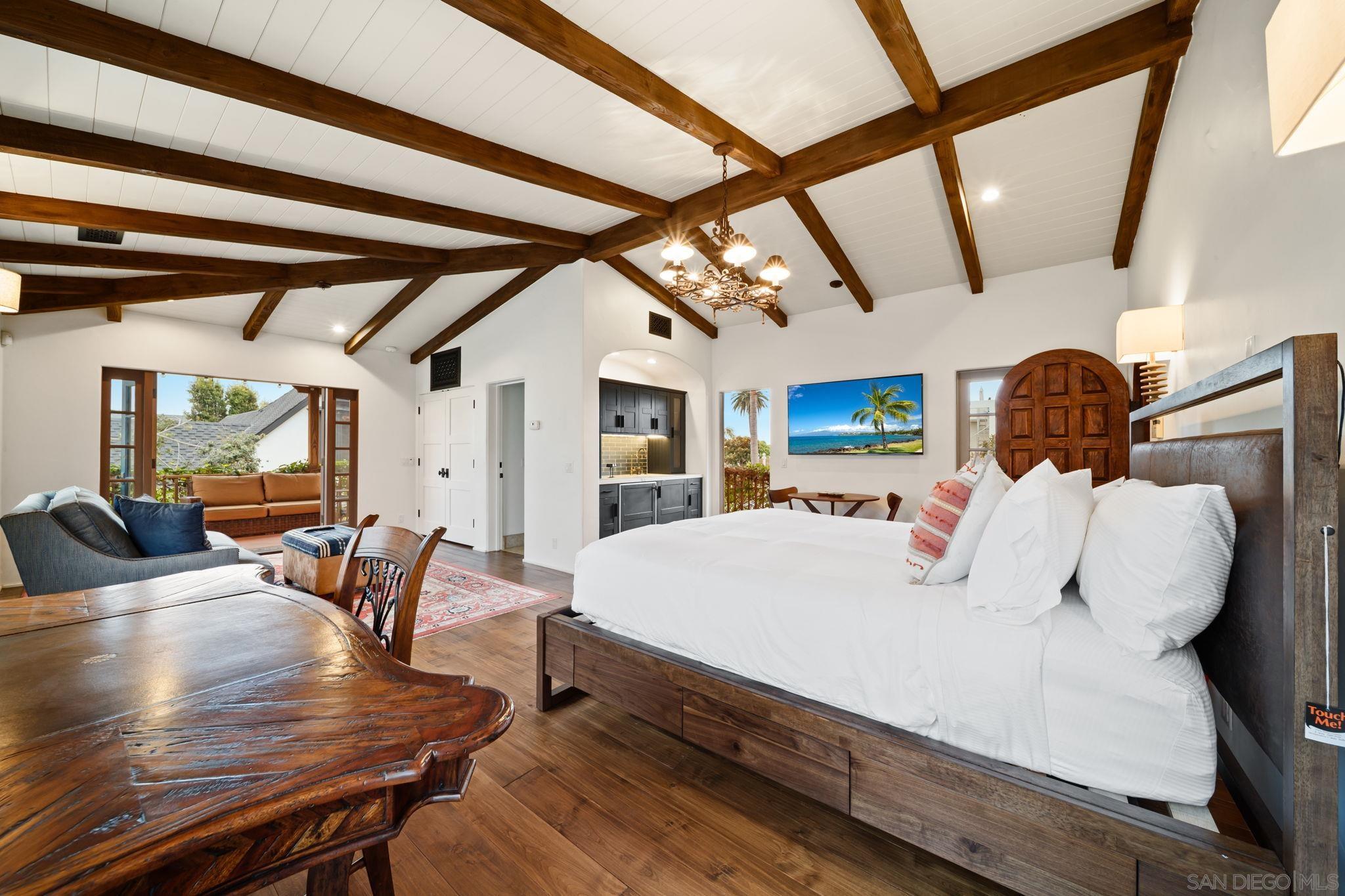 Detail Gallery Image 10 of 66 For 7344  Olivetas Ave, La Jolla,  CA 92037 - 5 Beds | 4 Baths