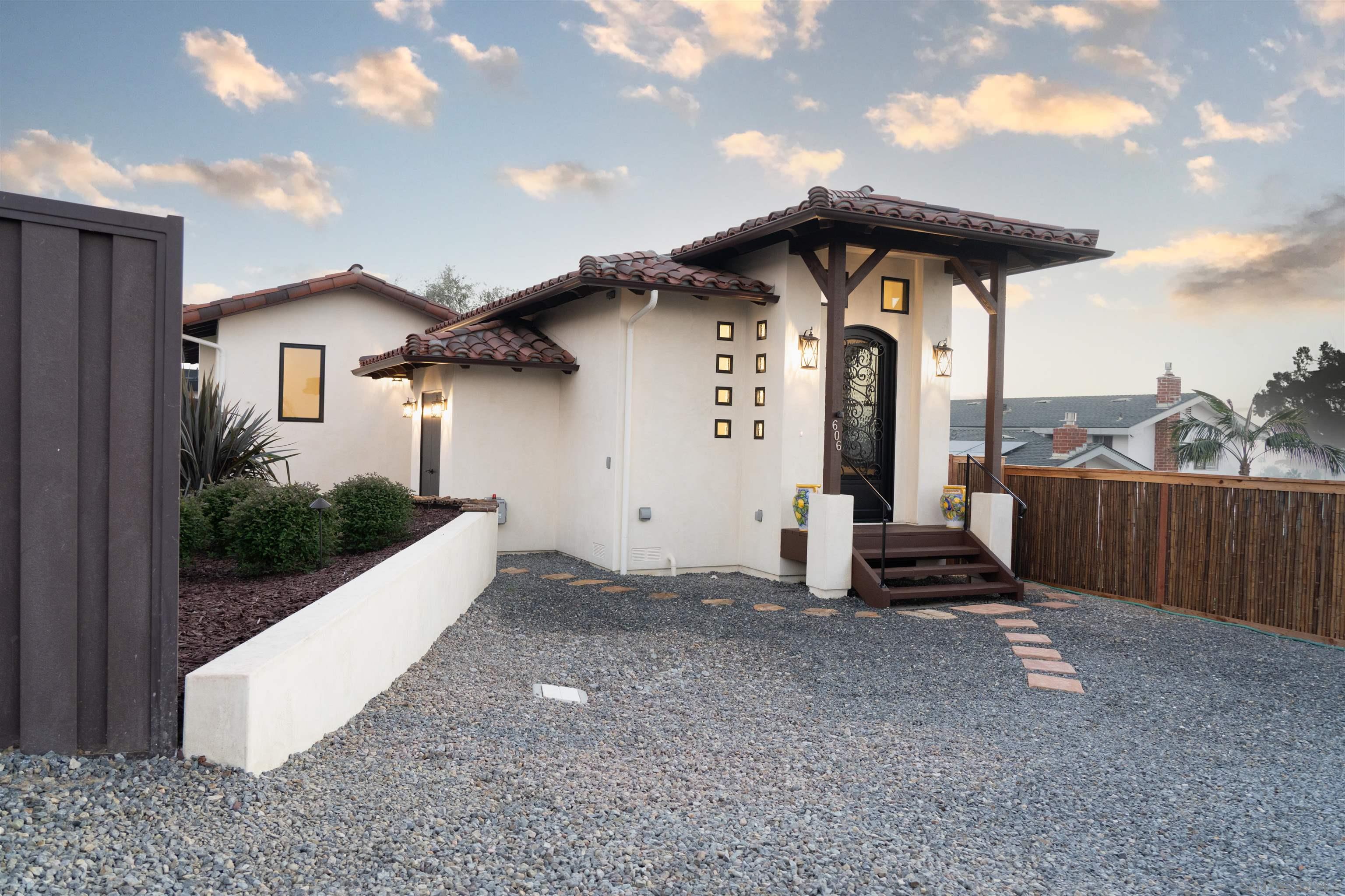 Detail Gallery Image 2 of 26 For 606  Camino De Orchidia, Encinitas,  CA 92024 - 2 Beds | 2/1 Baths