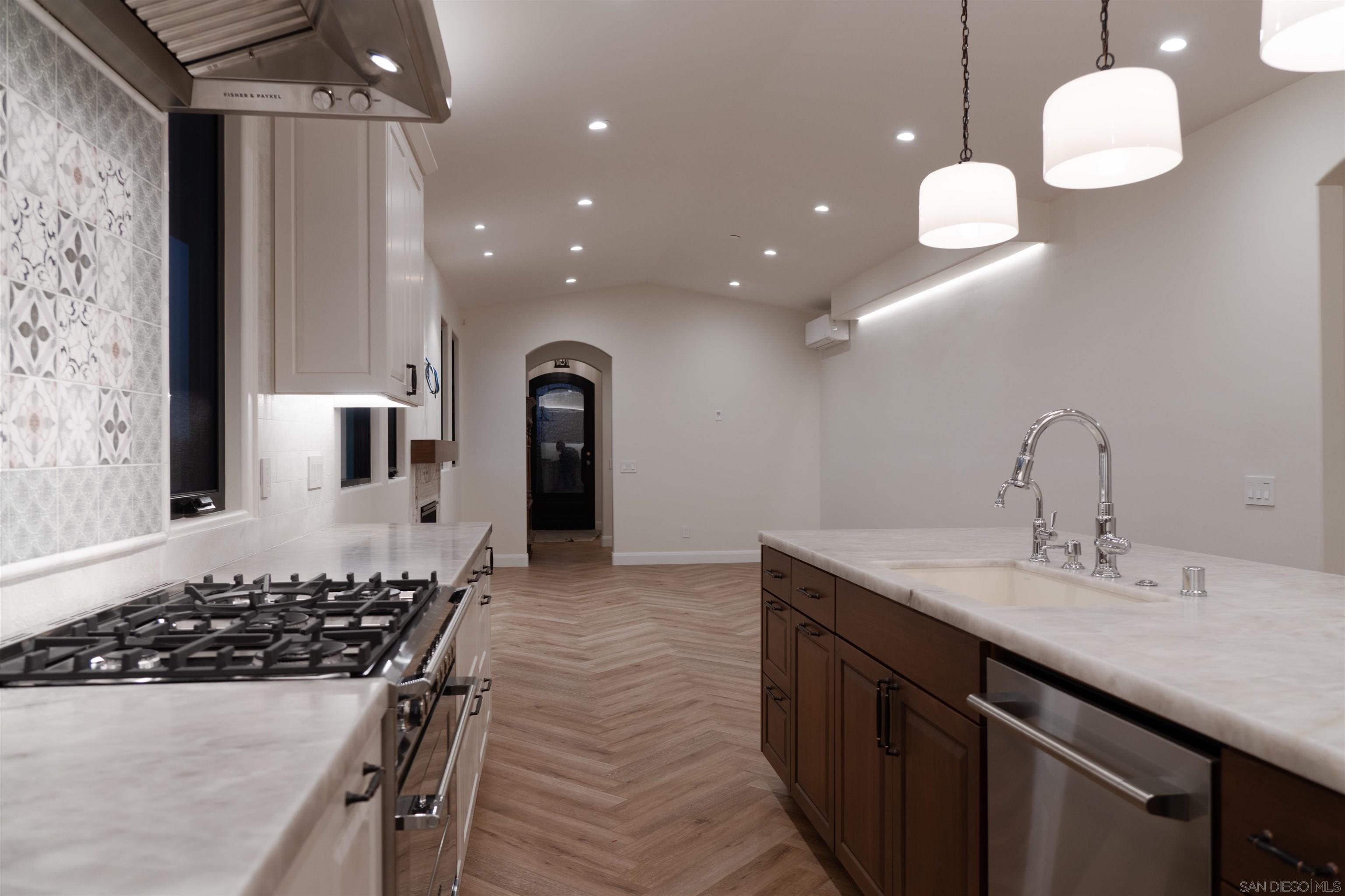 Detail Gallery Image 11 of 26 For 606  Camino De Orchidia, Encinitas,  CA 92024 - 2 Beds | 2/1 Baths