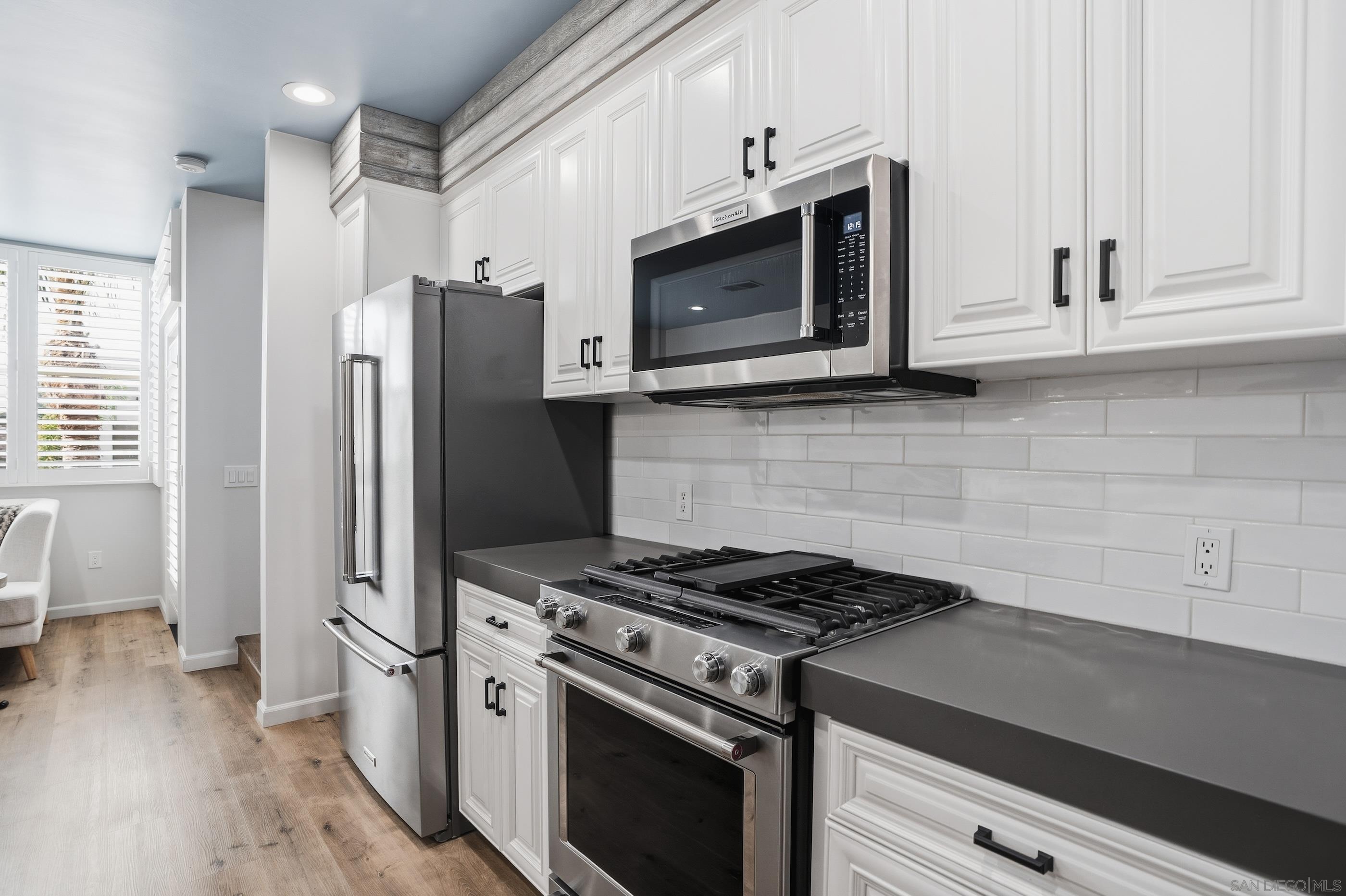 Detail Gallery Image 2 of 22 For 687 S Coast Hwy 101  216, Encinitas,  CA 92024 - 2 Beds | 2/1 Baths